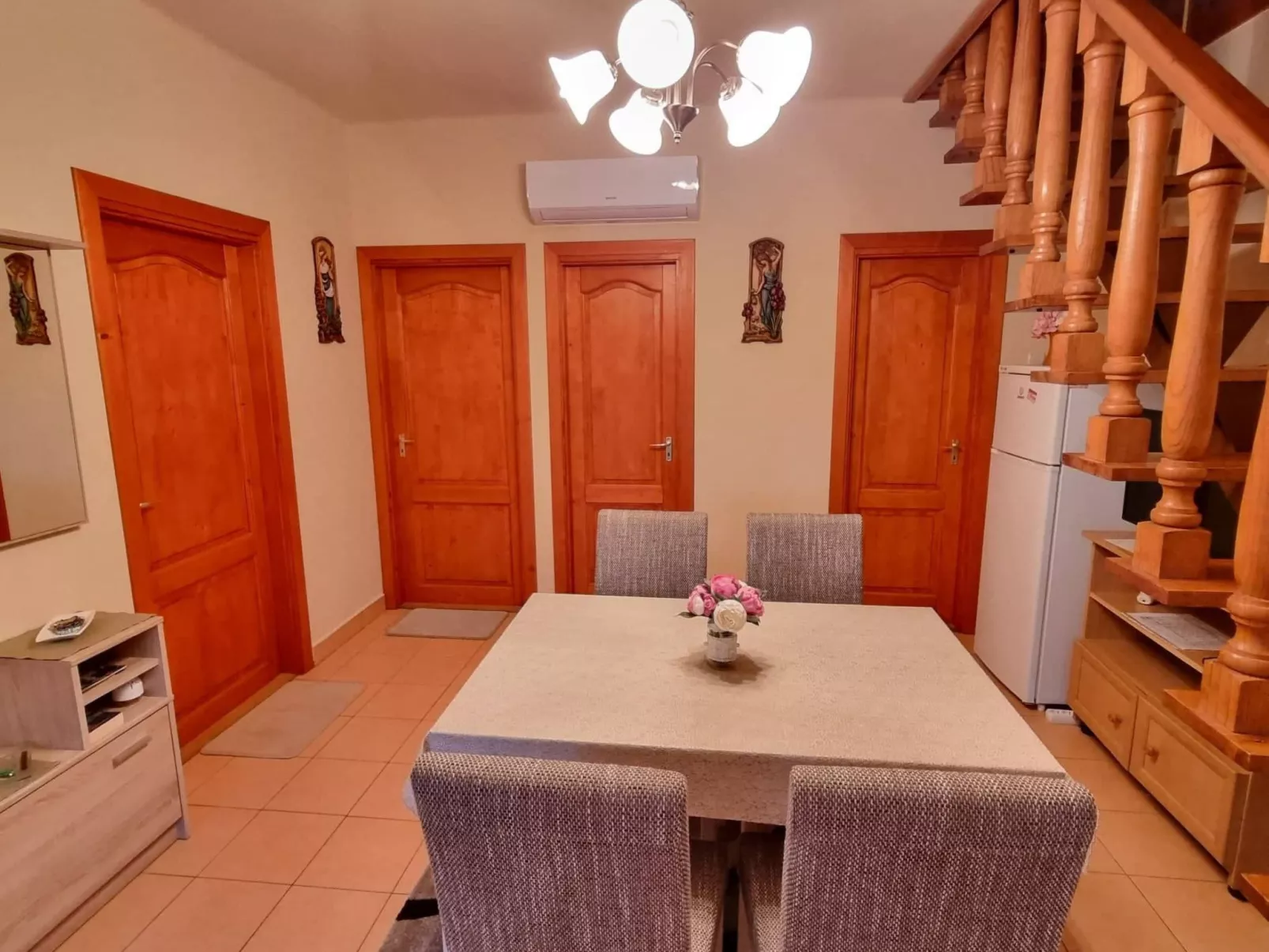 Mit Grill, Terrasse und Garten