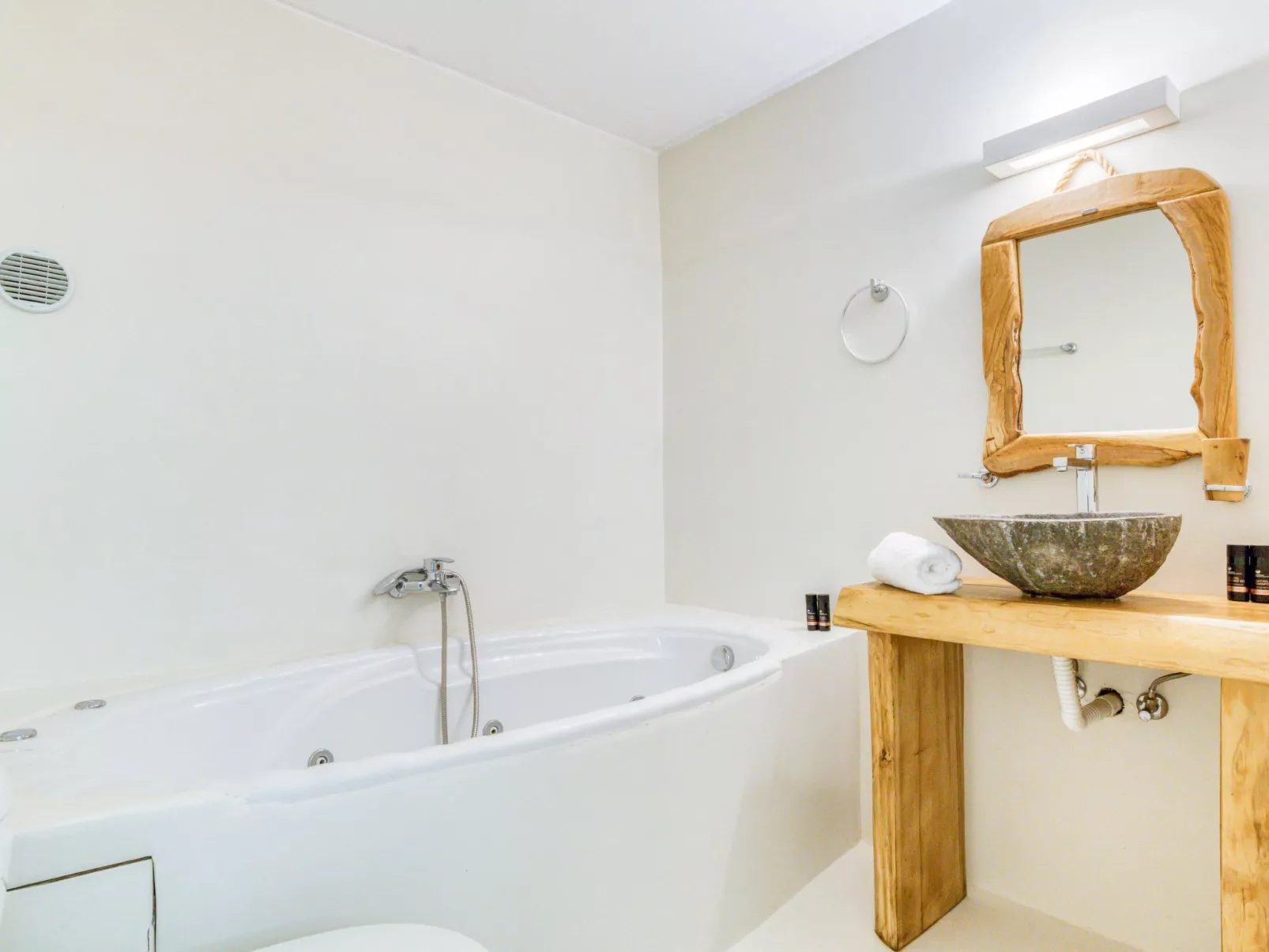 "Casa Lina" geräumig, modern, Dorfzentrum