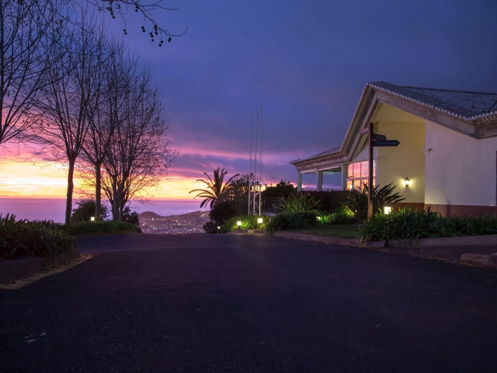 Schönes Ferienhaus in Sao Goncalo mit Privatem Pool-Dehors