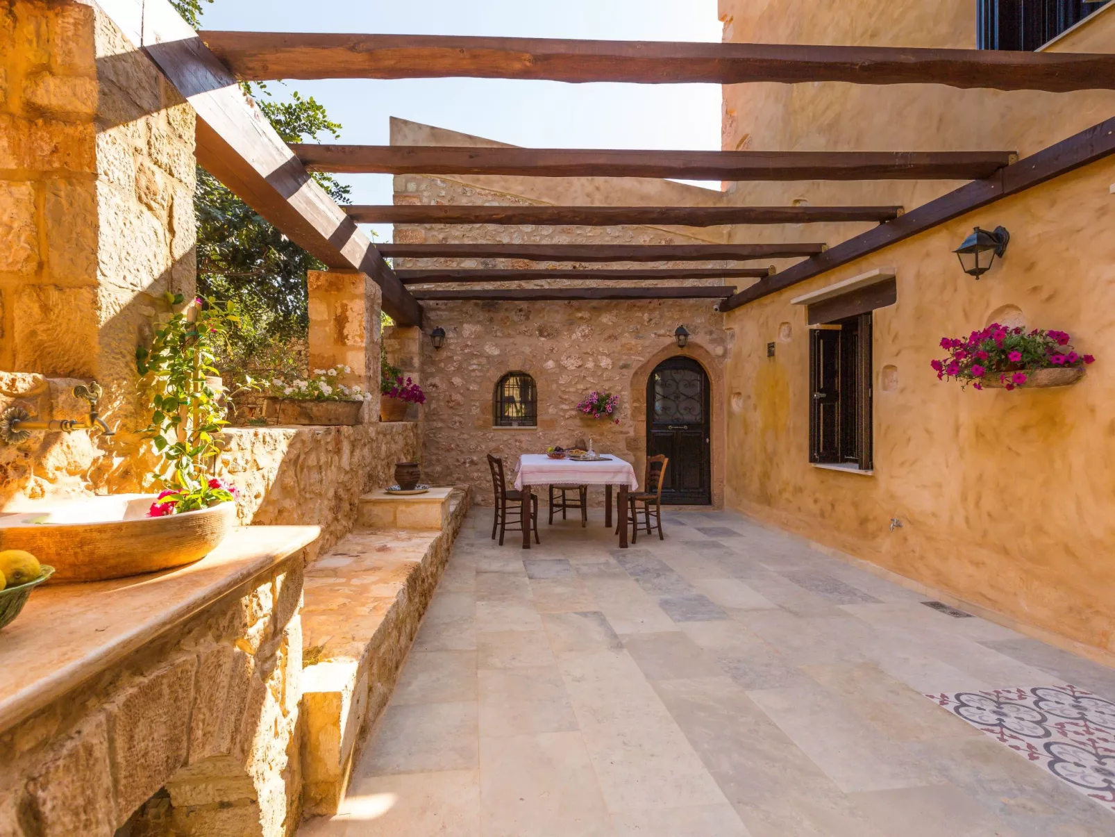 Freistehendes Ferienhaus mit großem Pool