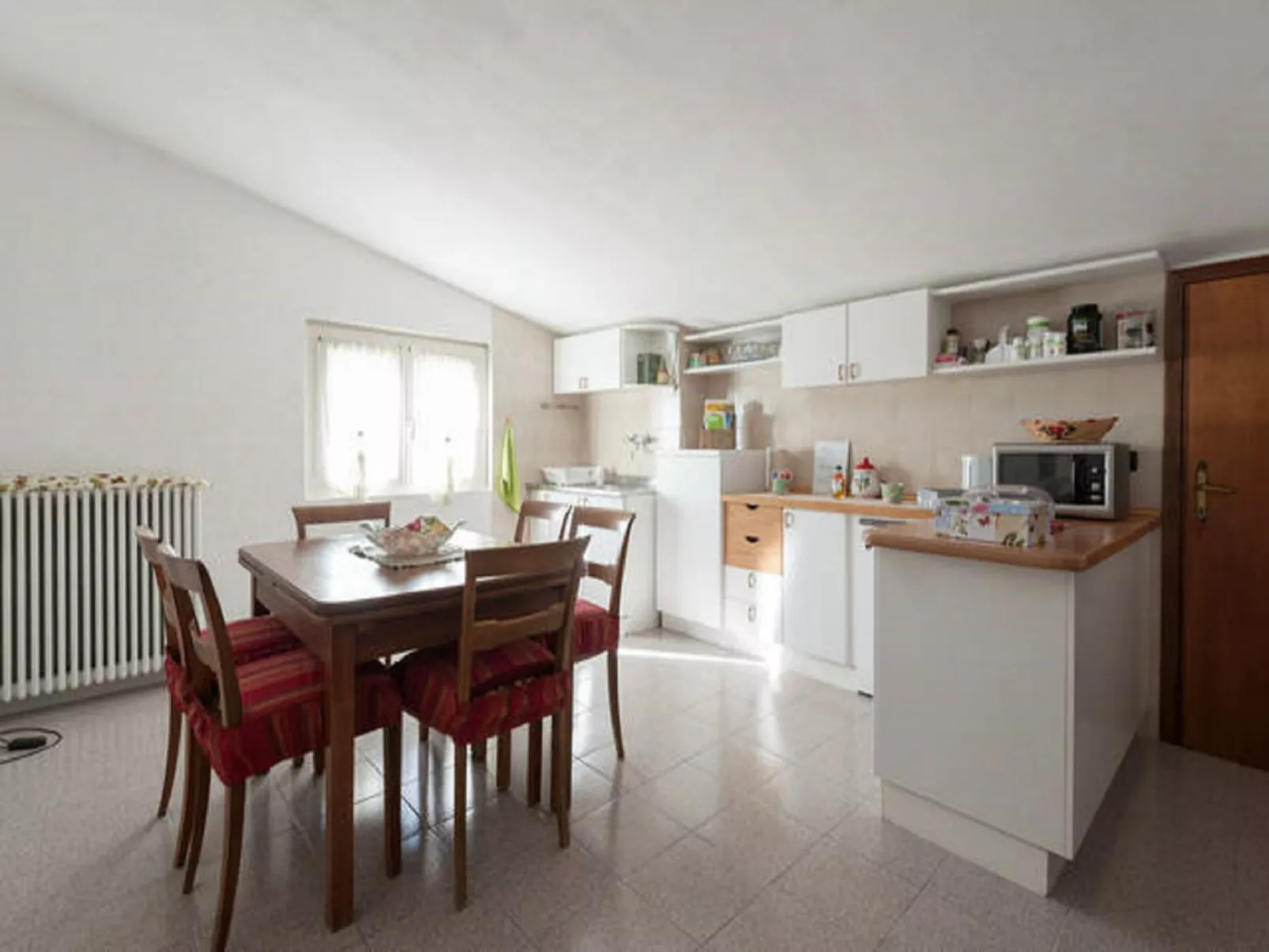 Ferienzimmer in Tolasudolsa Zimmer Frühstück