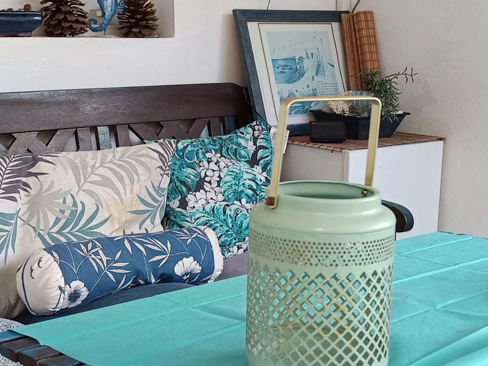 Appartement mit Balkon in einem Komplex mit Gemeinschaftspool am Meer-Draußen