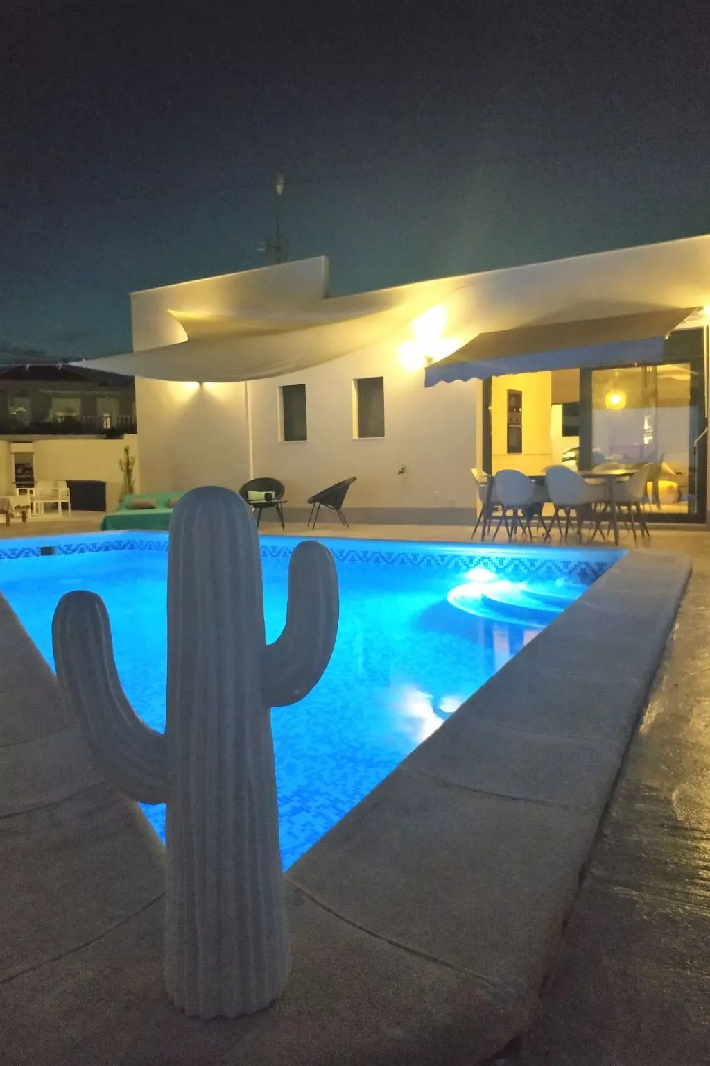 "Arenas house" mit Pool-Dehors