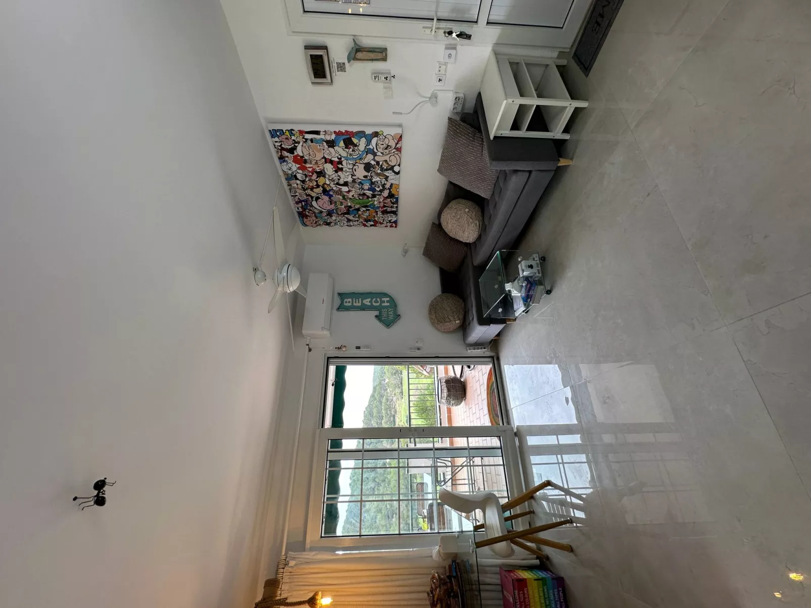 Mit Pool, umgeben von Natur-Inside