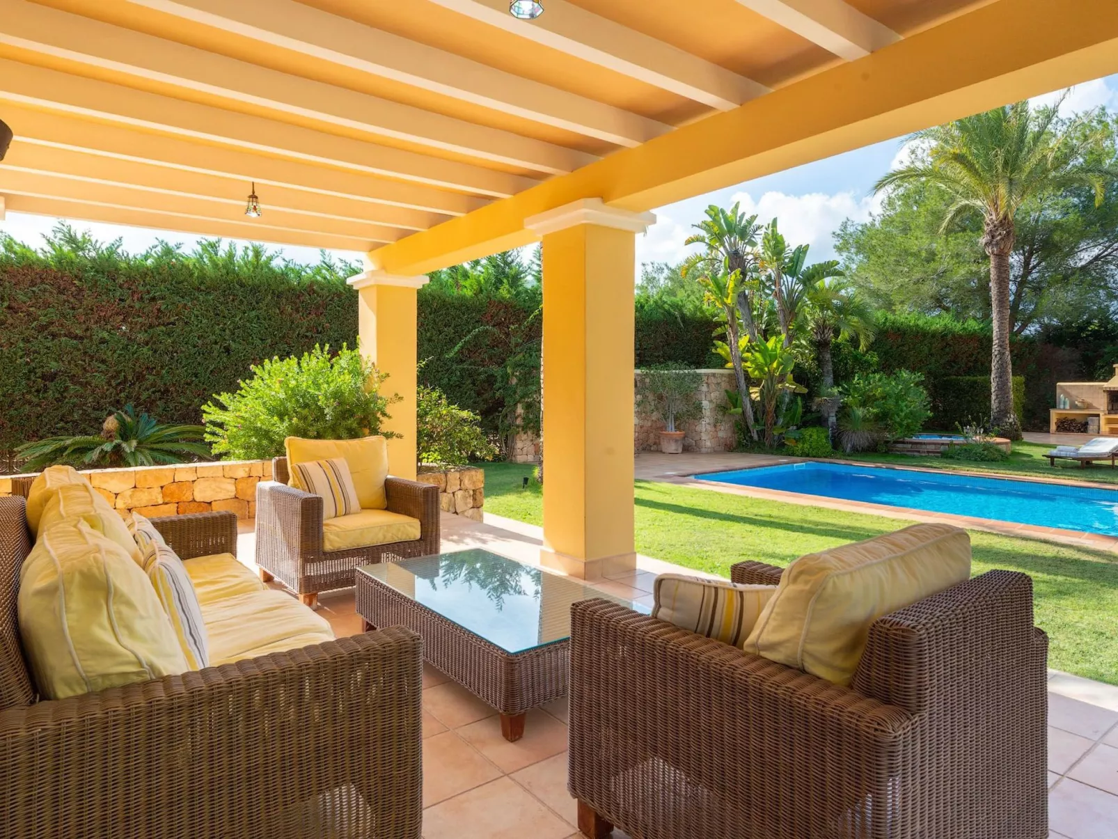 Schöne Villa Belvedere mit 4 Schlafzimmern, 3 Bädern, beheiztem Pool, zwei Whir-Image-tags.info