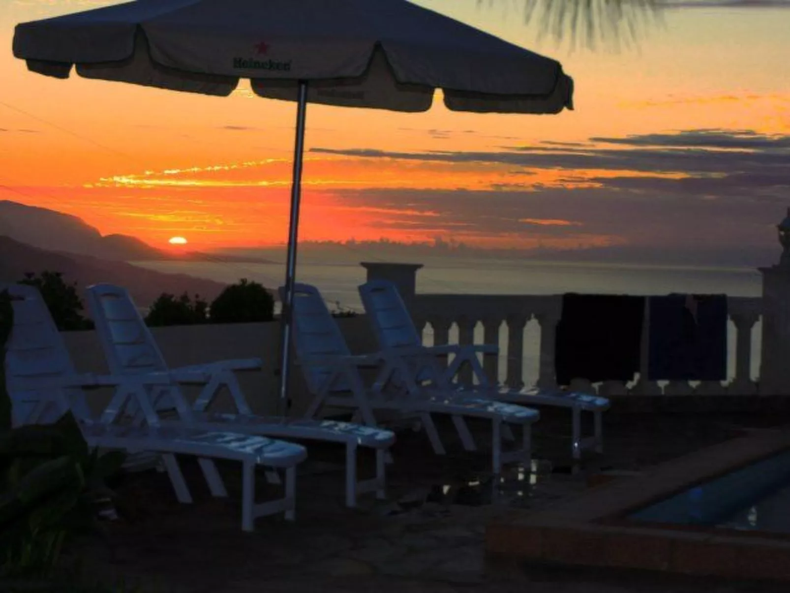 Wohnung mit Panoramaterrasse, Grill und Pool