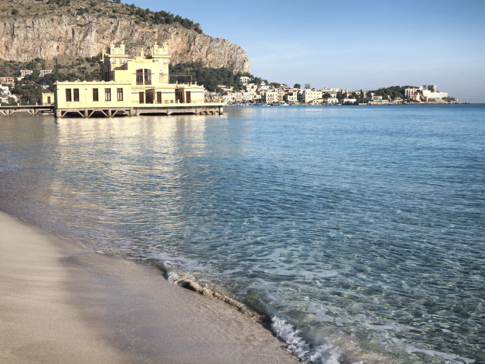 Donna Elisa von Holiday World-Image-tags.info