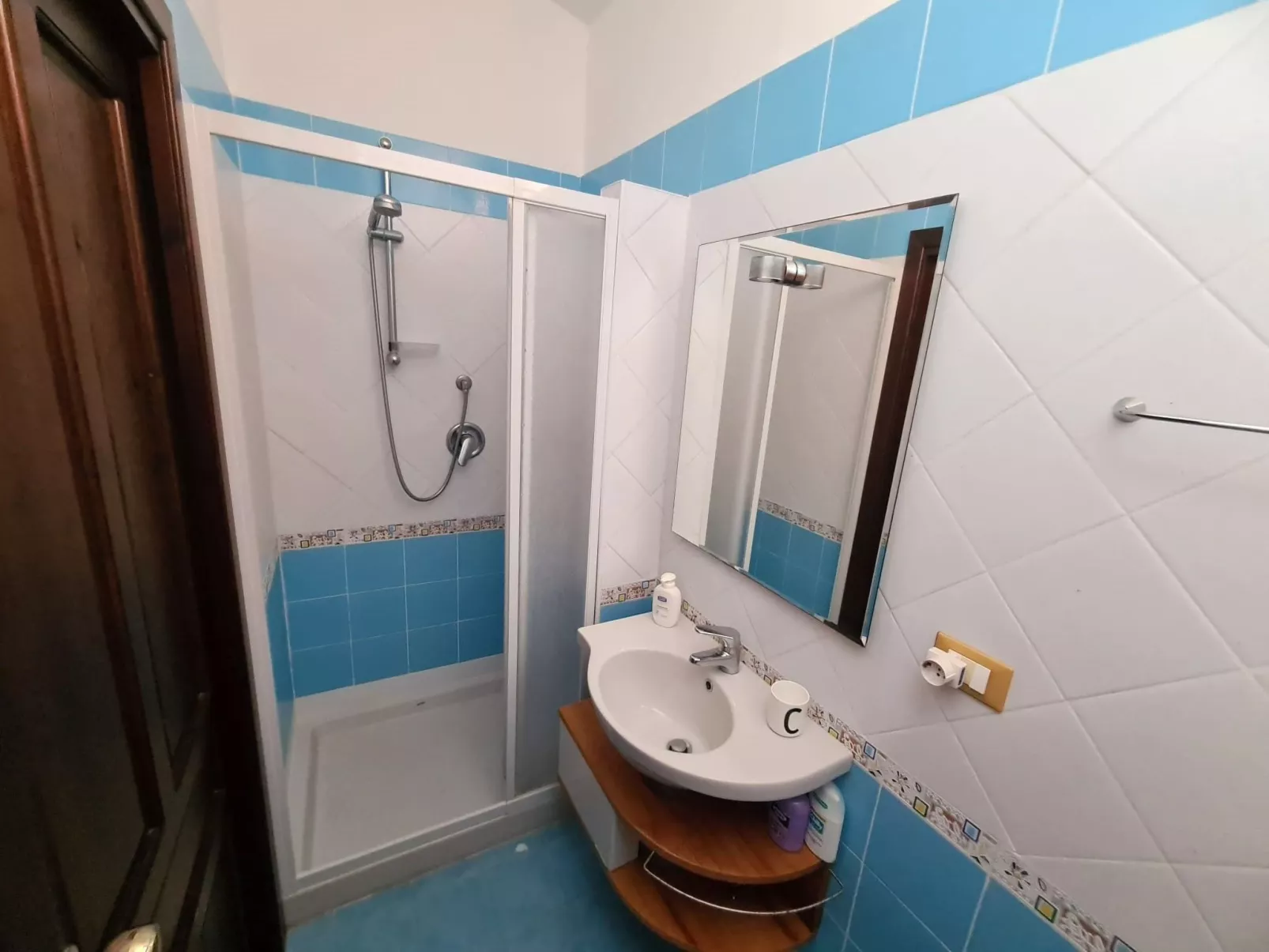 Villa mit Panoramablick-Image-tags.info