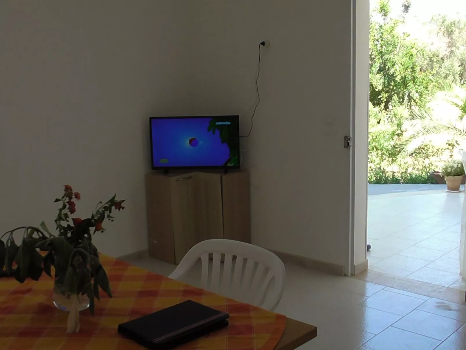 Kleine Villa mit geschlossenem Garten in Parabita