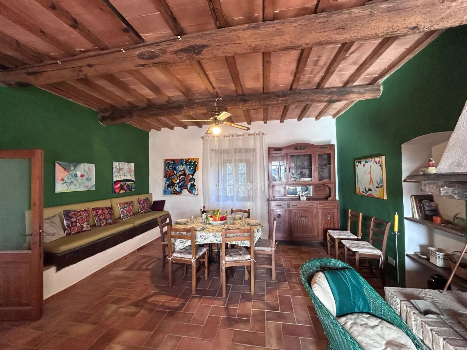 Bauernhaus mit Schwimmbad -Klimaanlage-Inside