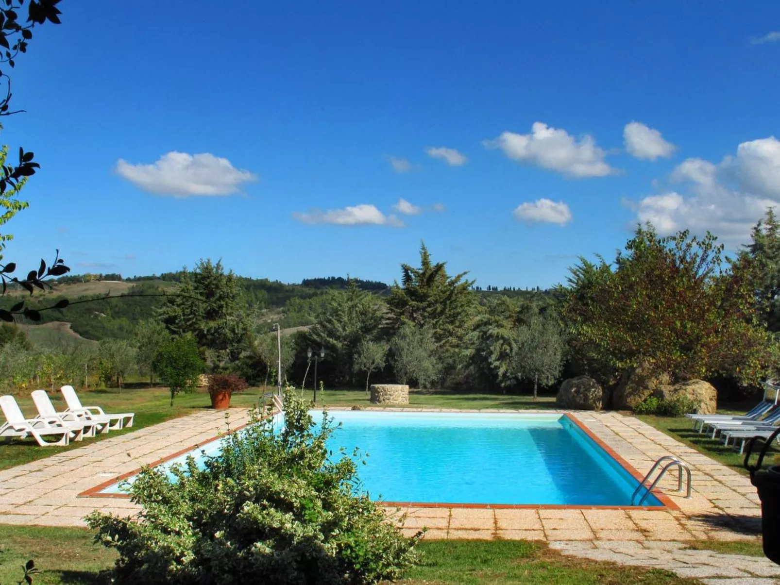 In Pomarance mit Großem gemeinsamem Pool-Draußen