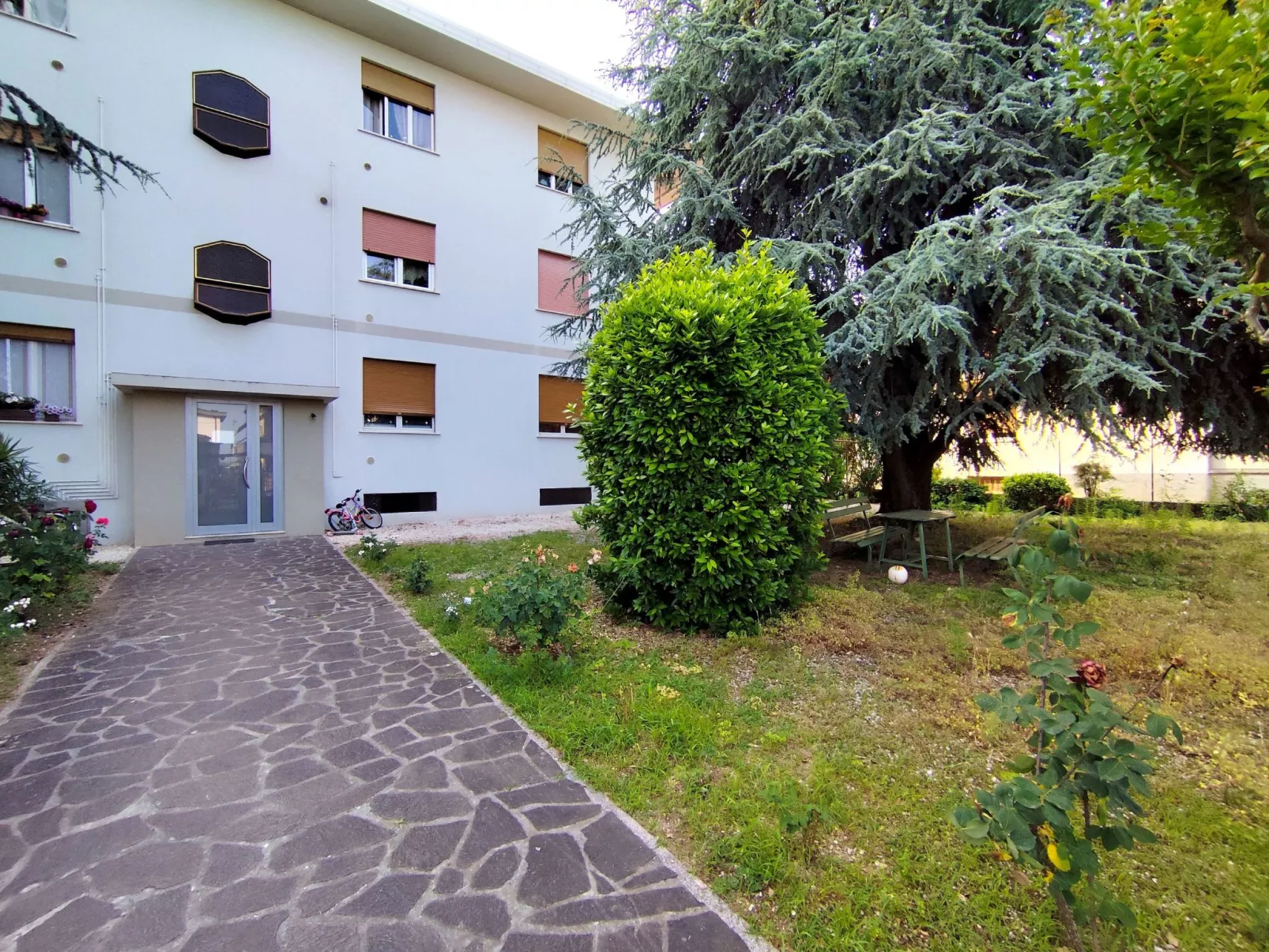 Komfort auf der Bergseite bei Holiday World-Outside