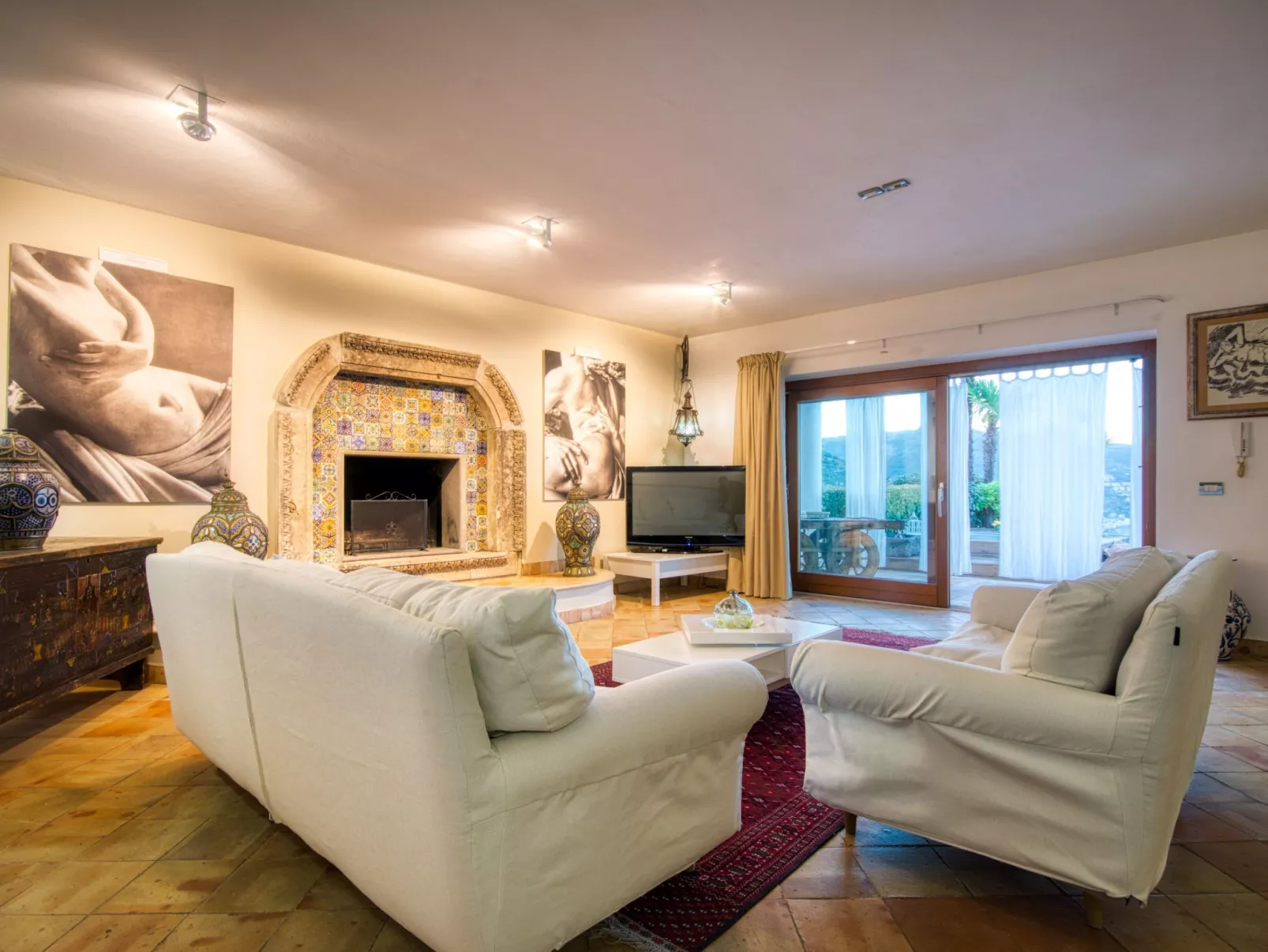 Ferienvilla mit Whirlpool-Drinnen