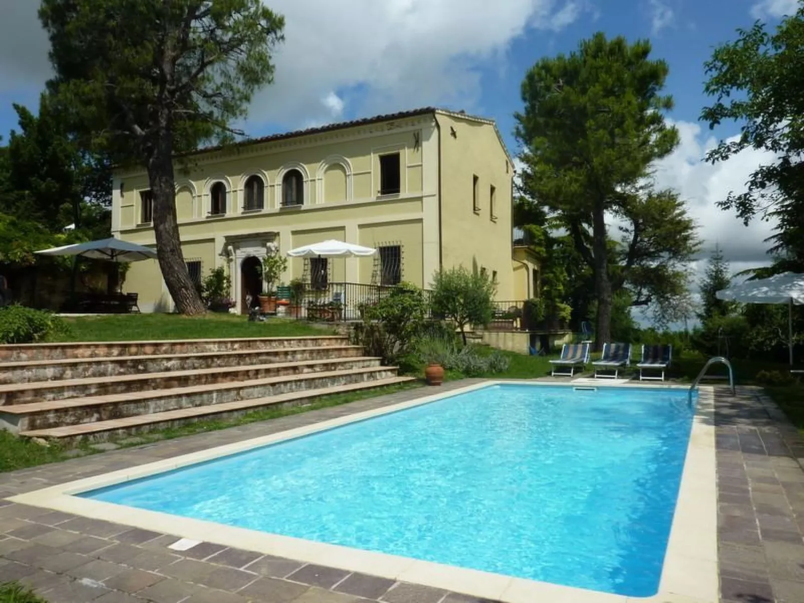 Villa mit privatem Pool in der Nähe von Santa Vittoria