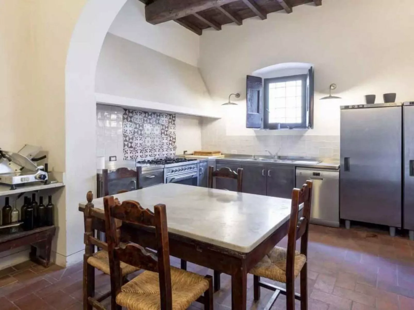 Wunderschöne Villa mit atemberaubender Aussicht und privatem Pool-Inside