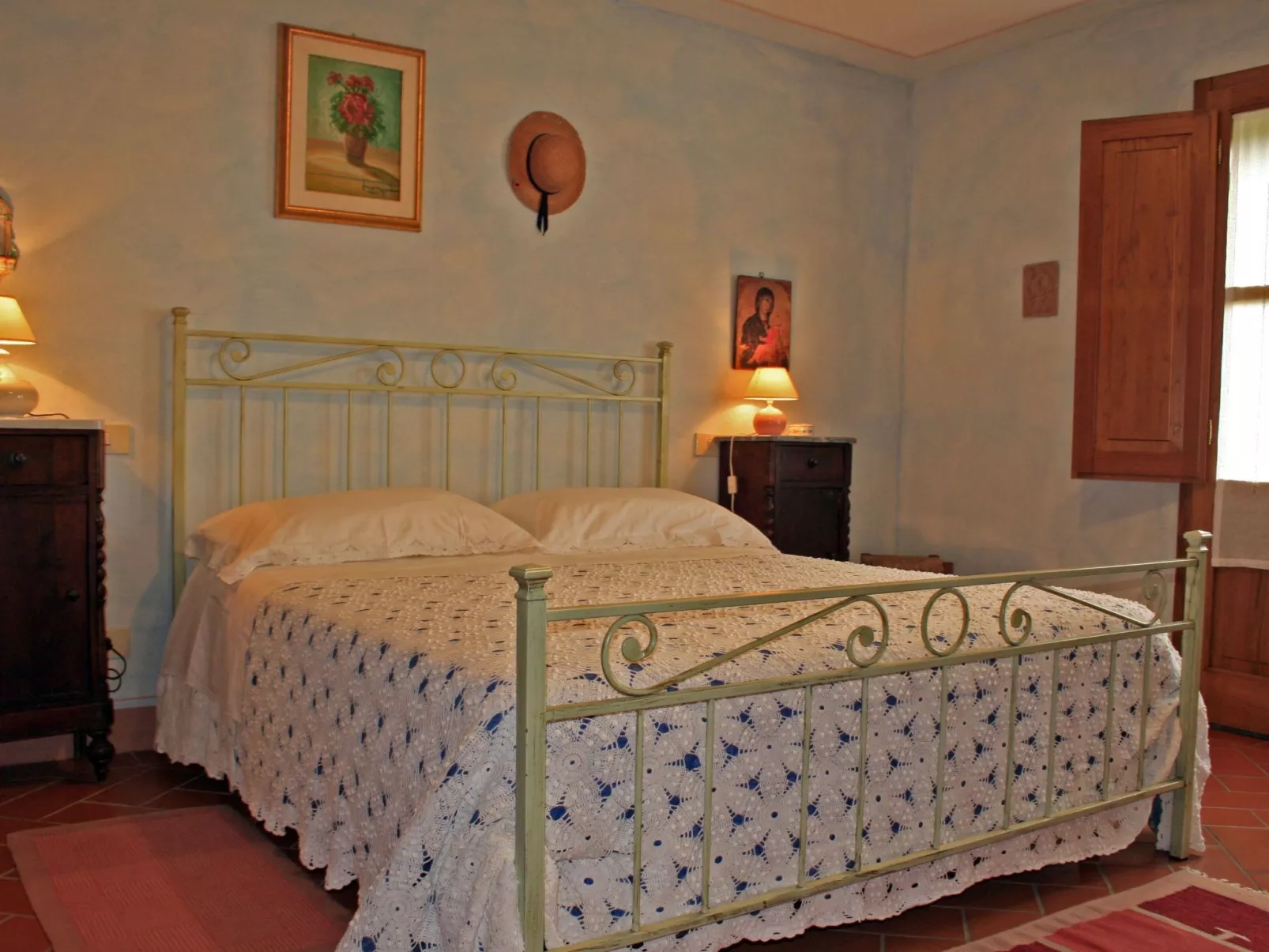 Haus Claudia mit schönem Garten-Drinnen