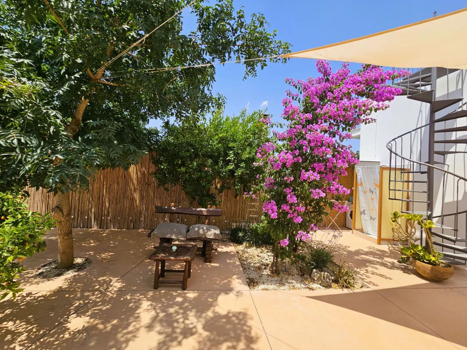 Wohnung 'Serendila' mit Wallbox-Draußen