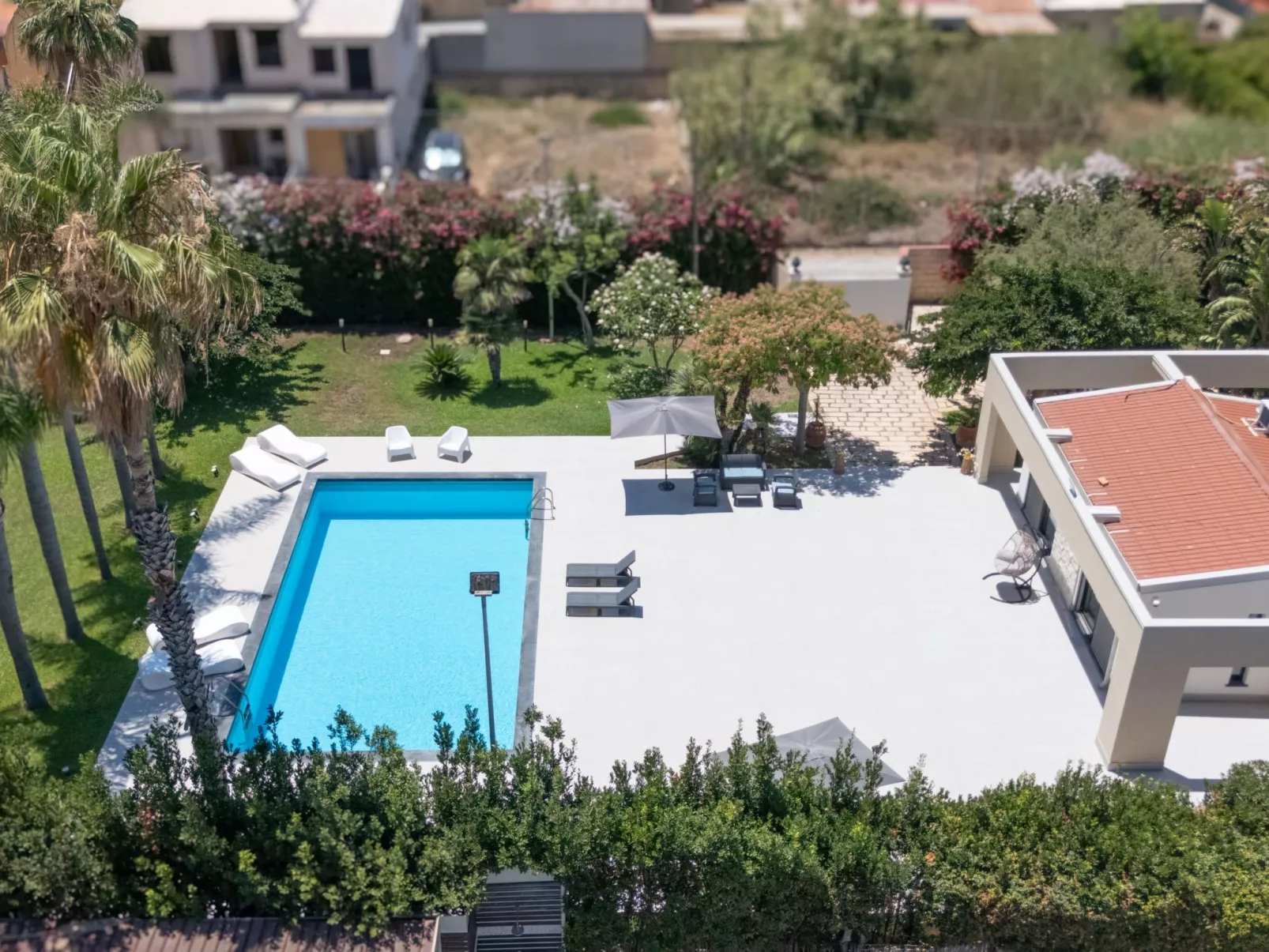 Nereide, Luxusvilla mit Pool am Meer
