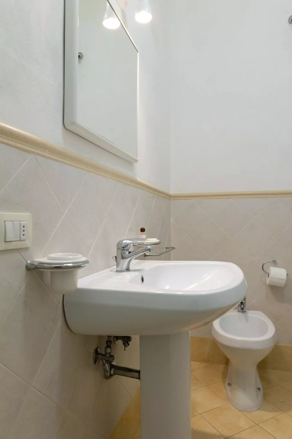 Geräumige Wohnung mit 3 Schlafzimmern und 3 Bädern-Image-tags.info