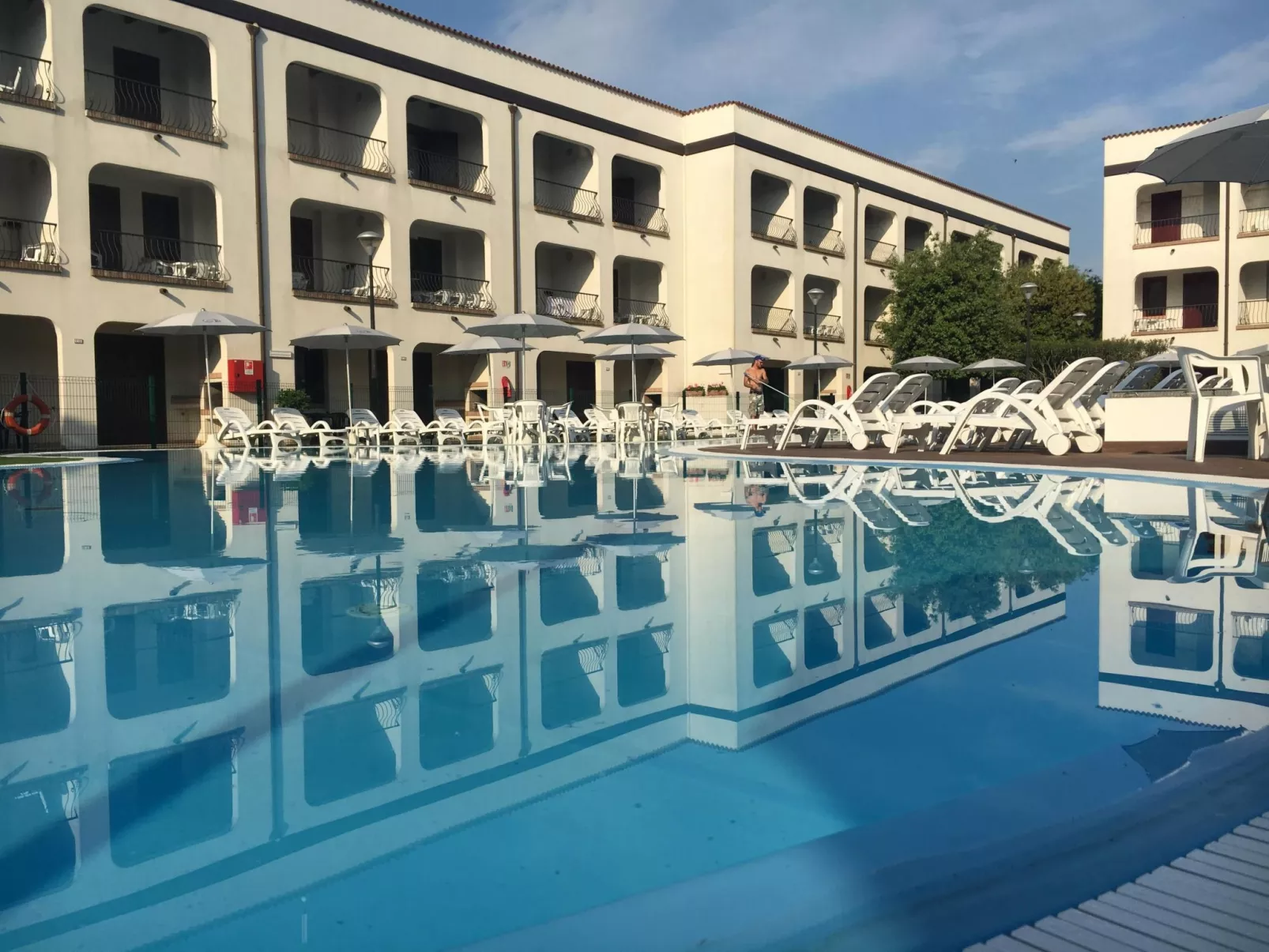 In Lido Di Spina mit Möbliertem Balkon-Dehors