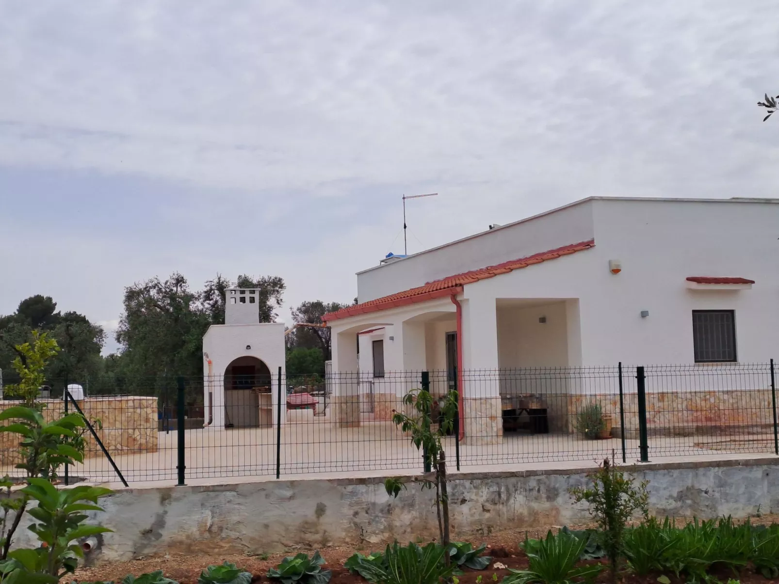 Bauernhof mit Schwimmbad und Babypark Brindisi am Meer