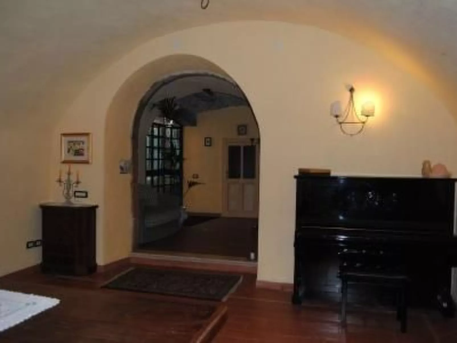 Altes Landhaus mit Schwimmbad und viel Grün-Drinnen