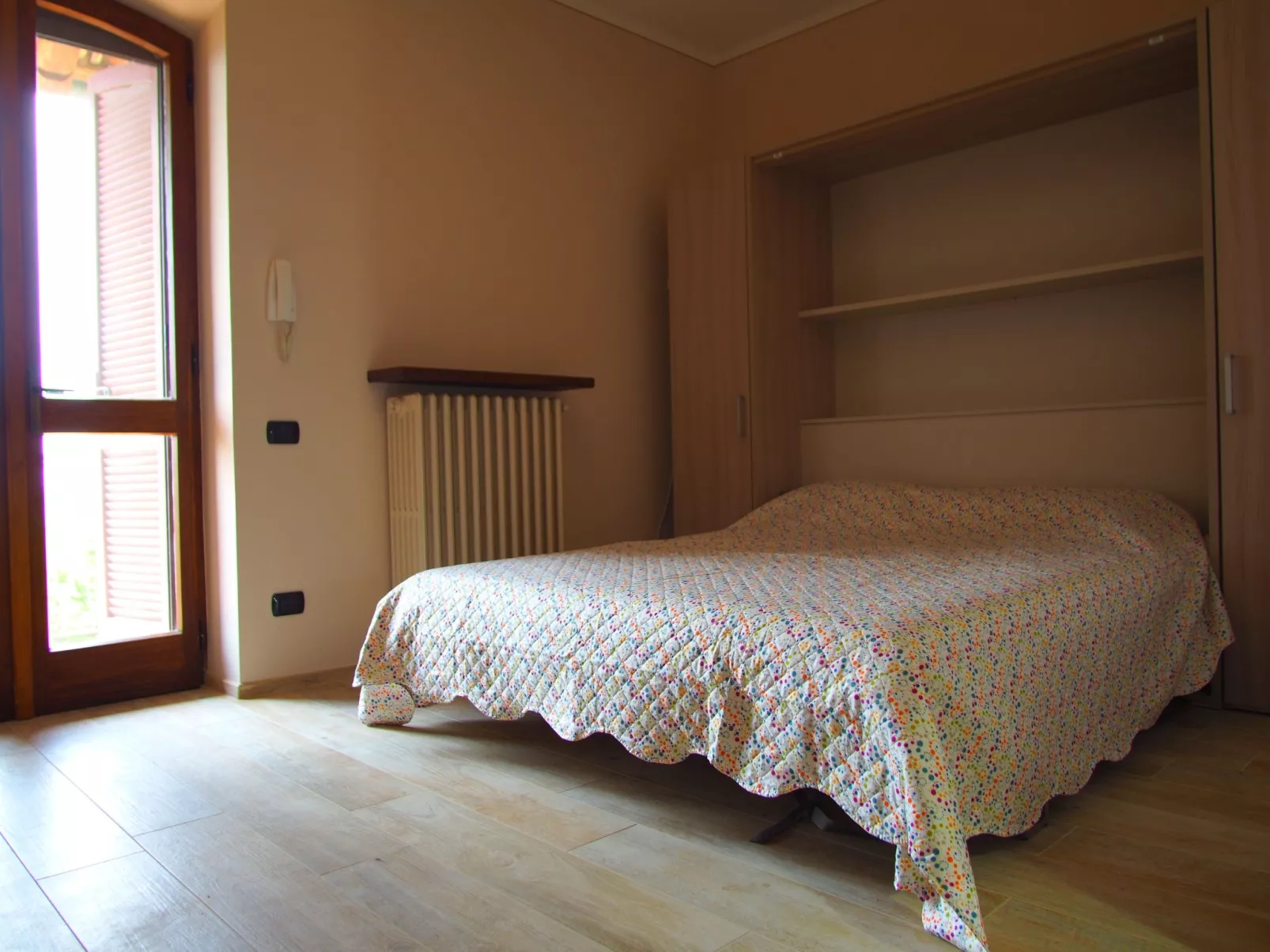 Wohnung in Verduno mit Garten