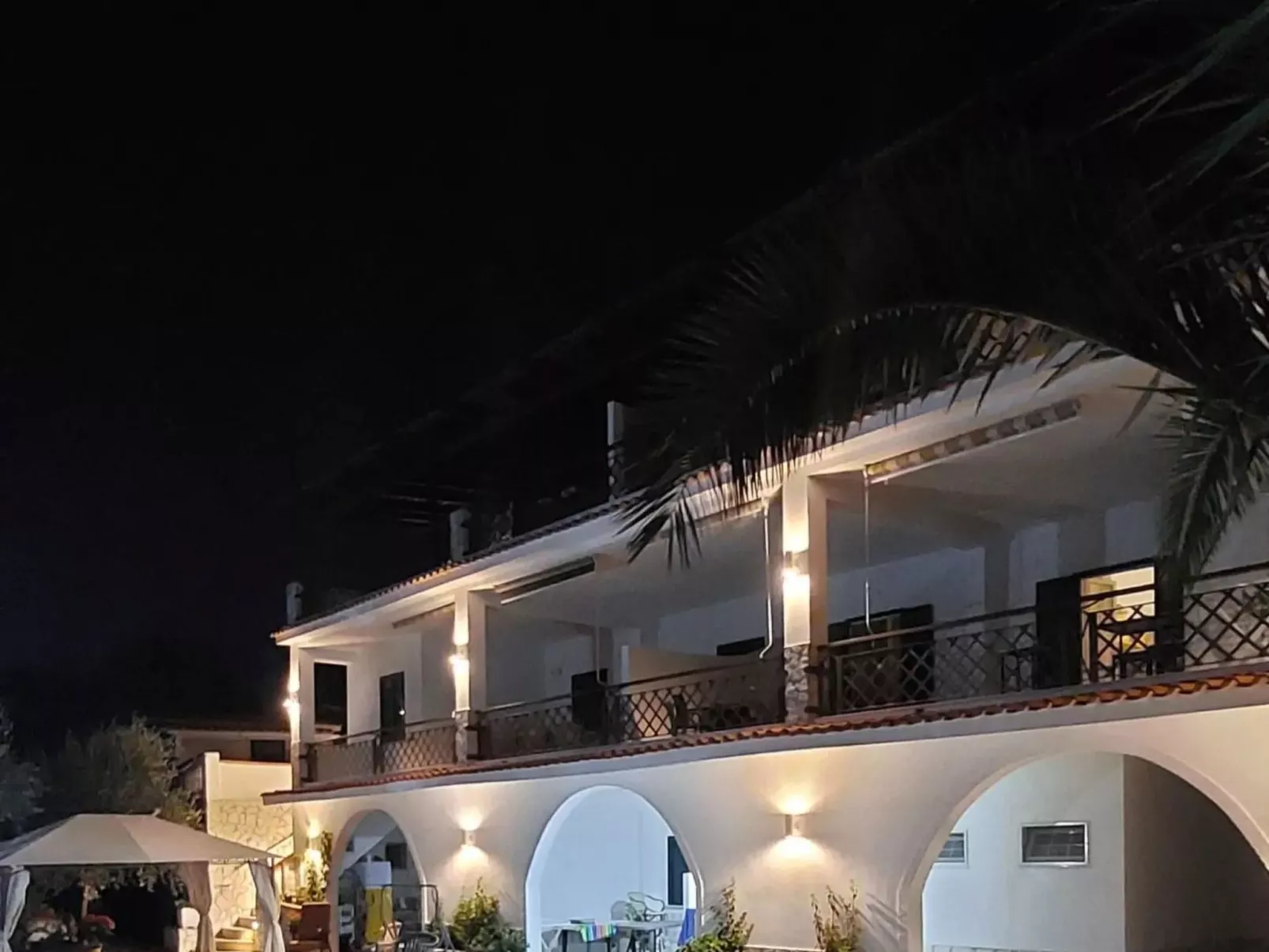 Brandneue Wohnung in Villa mit Schwimmbad-Image-tags.info