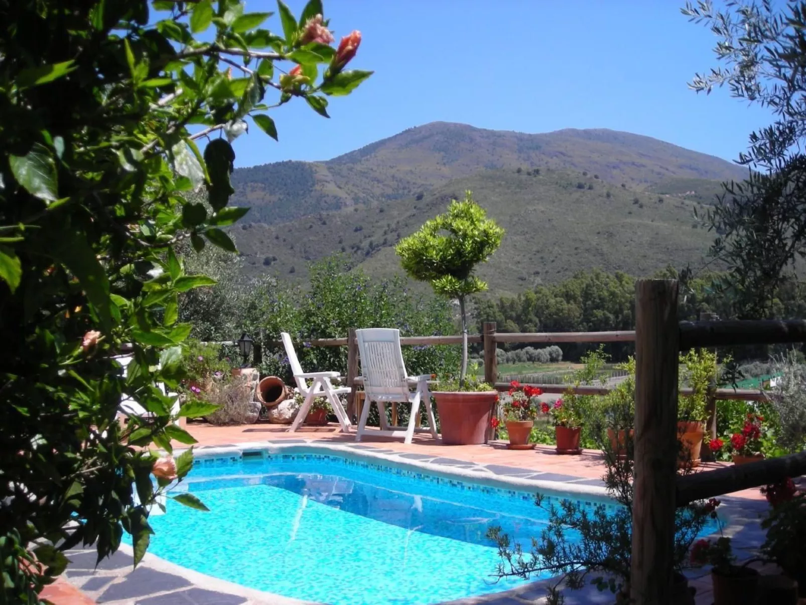 Gemütliches Ferienhaus in Tíjola mit Grill, Garten und Terrasse-Dehors