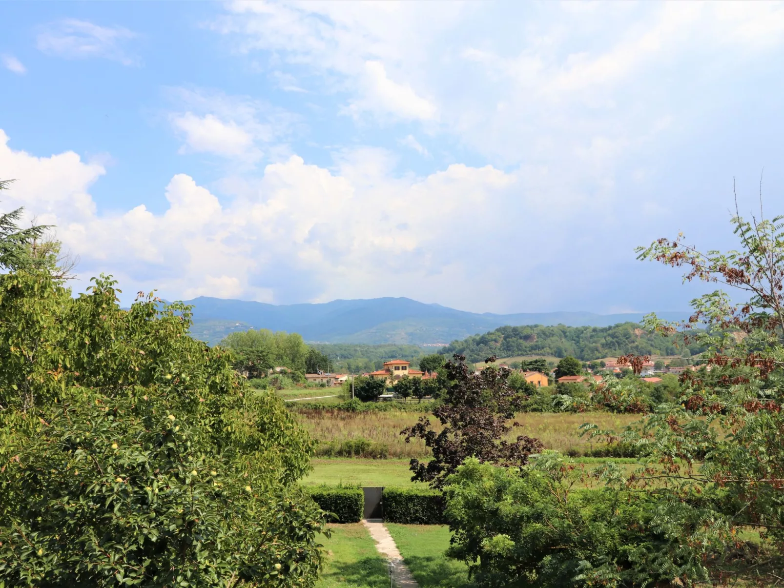 Große Wohnung mit 3 Schlafzimmern und 3 Bädern-Outside