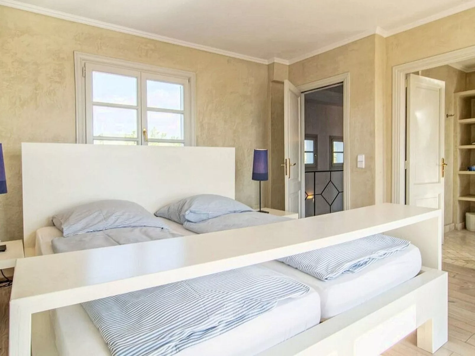 Ibizenkisches Haus mit Pool und Beachvolley-Blick-Image-tags.info