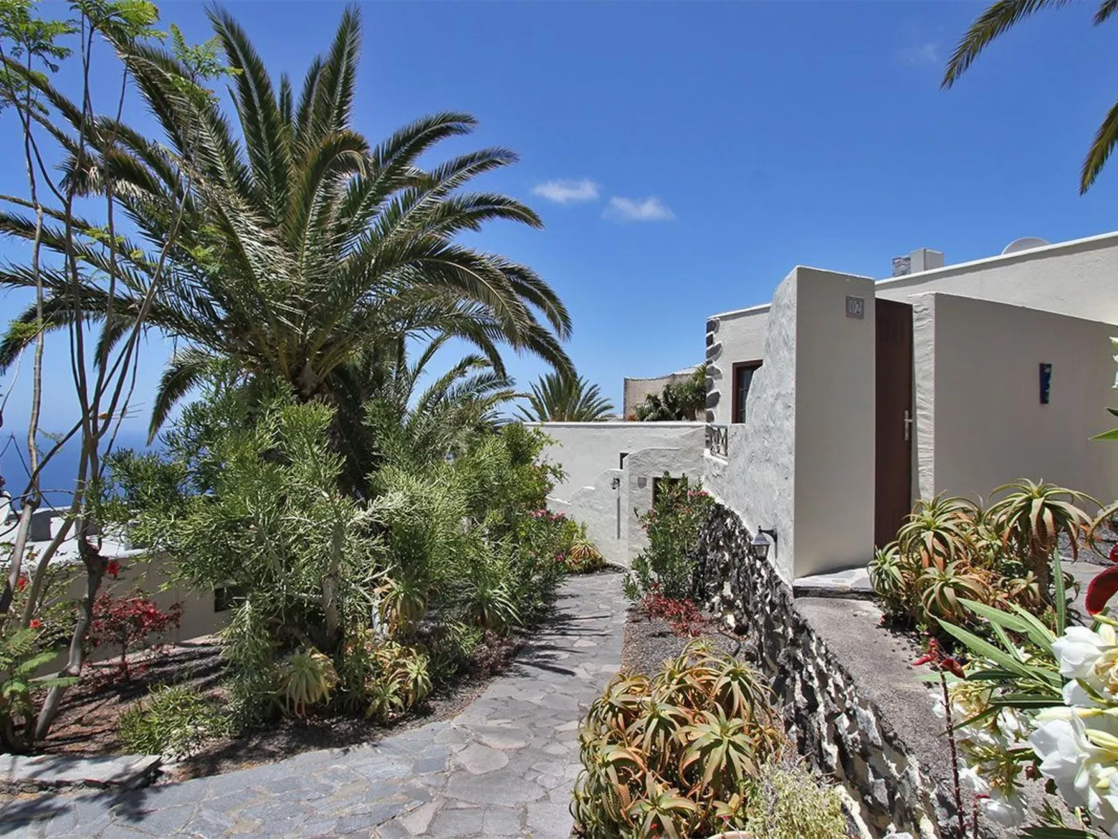 Moijama 12-Image-tags.info