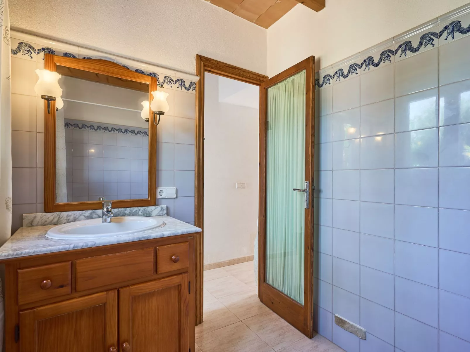 Villa mit privatem Pool-Drinnen