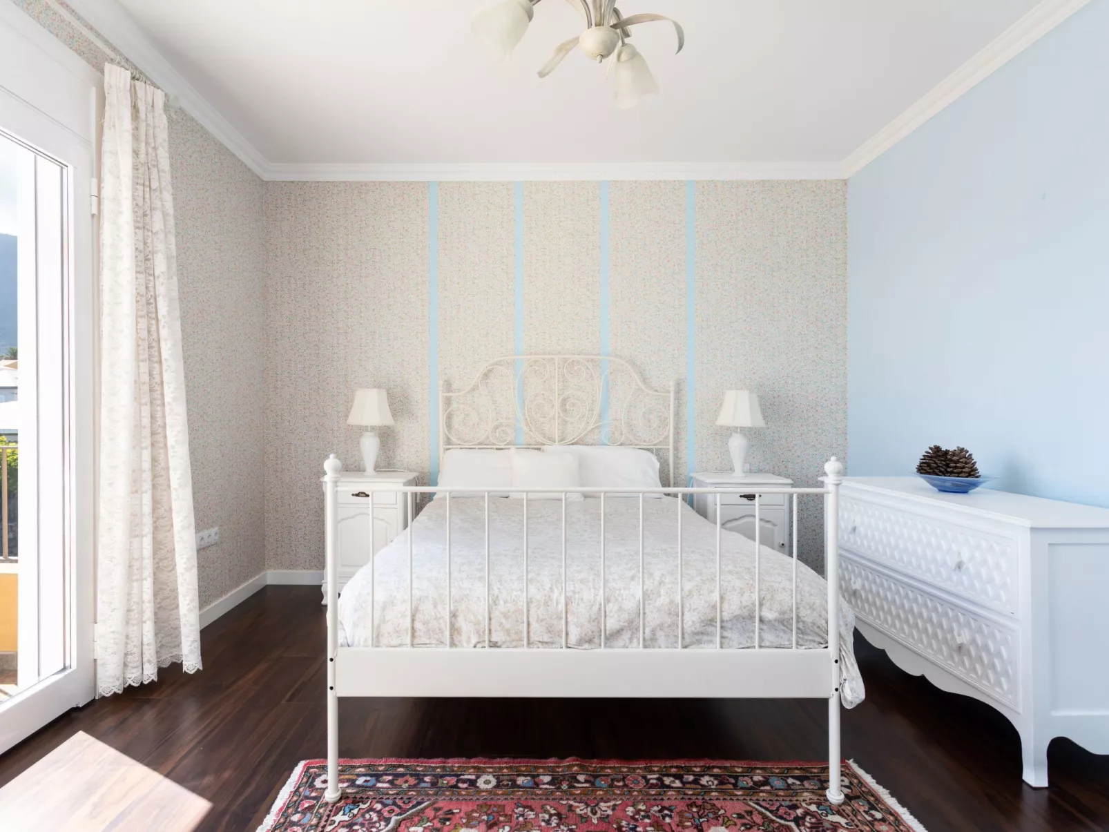 Dorina-Image-tags.info