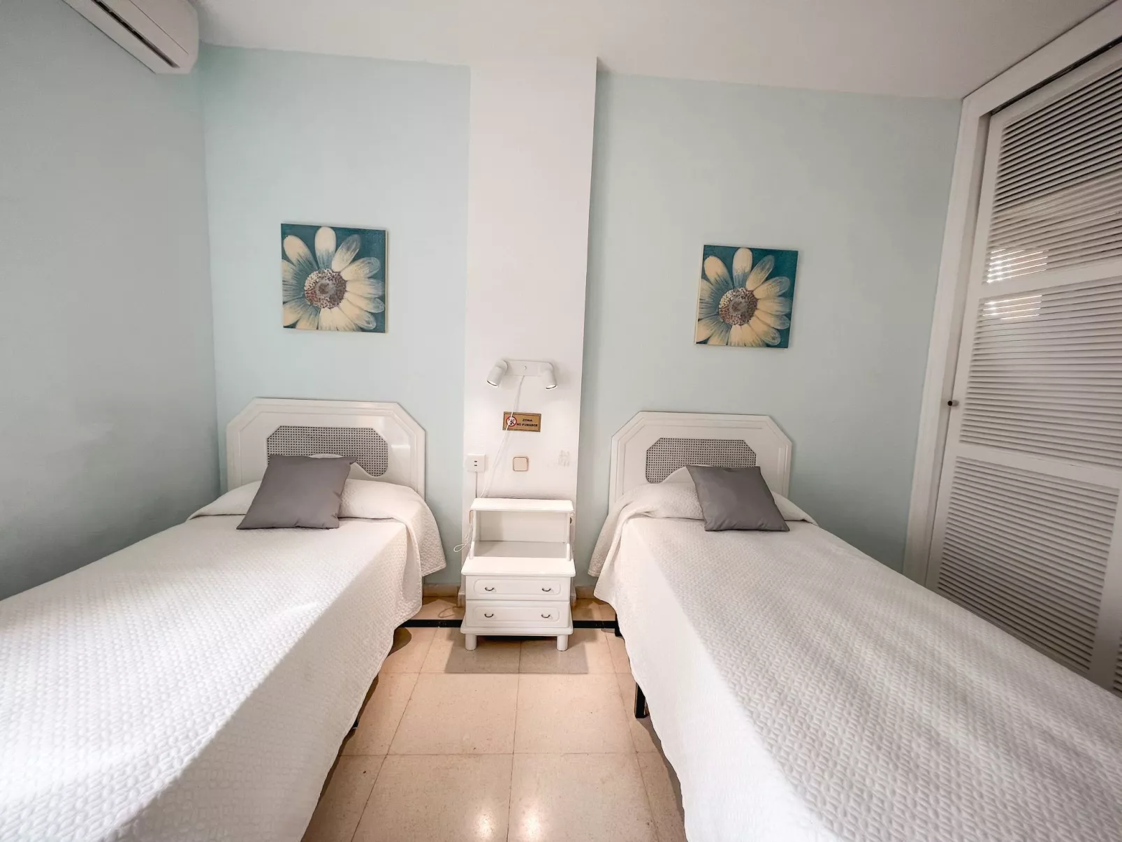 Schöne Villa, großer Pool und Garten-Inside