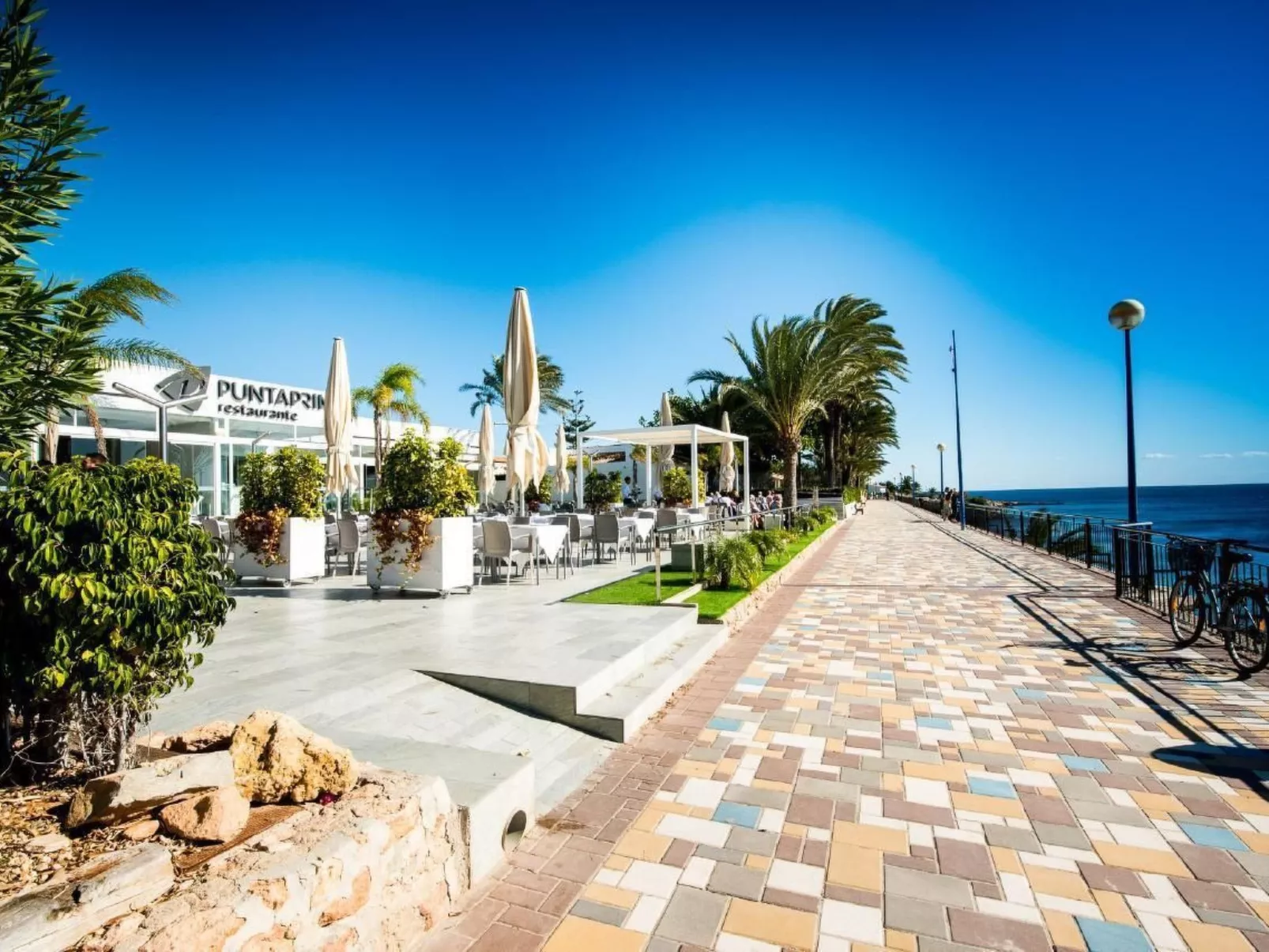 Sea Senses' Suite mit Gemeinschaftspool-Dehors