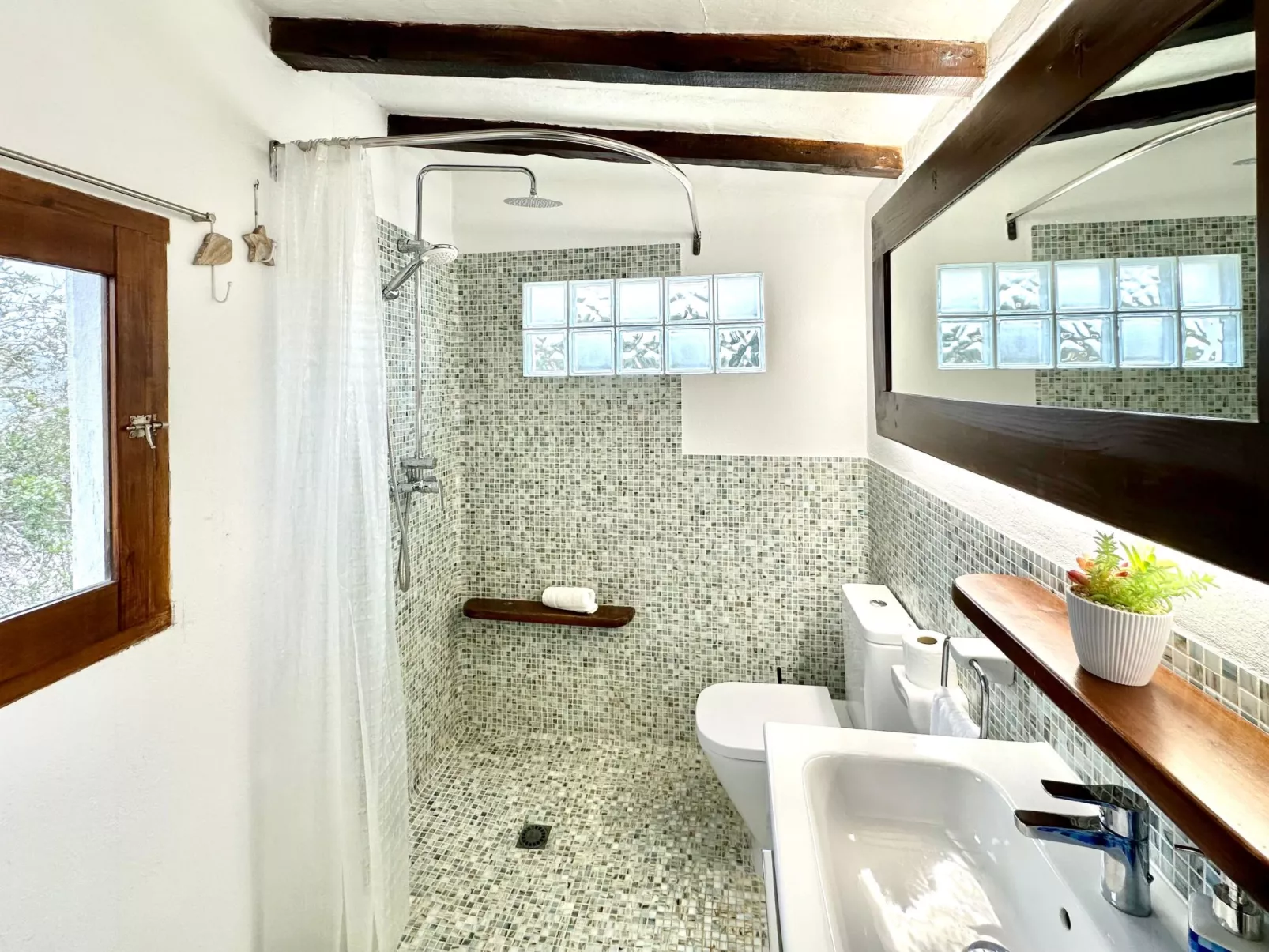 Villa El Palau-Inside