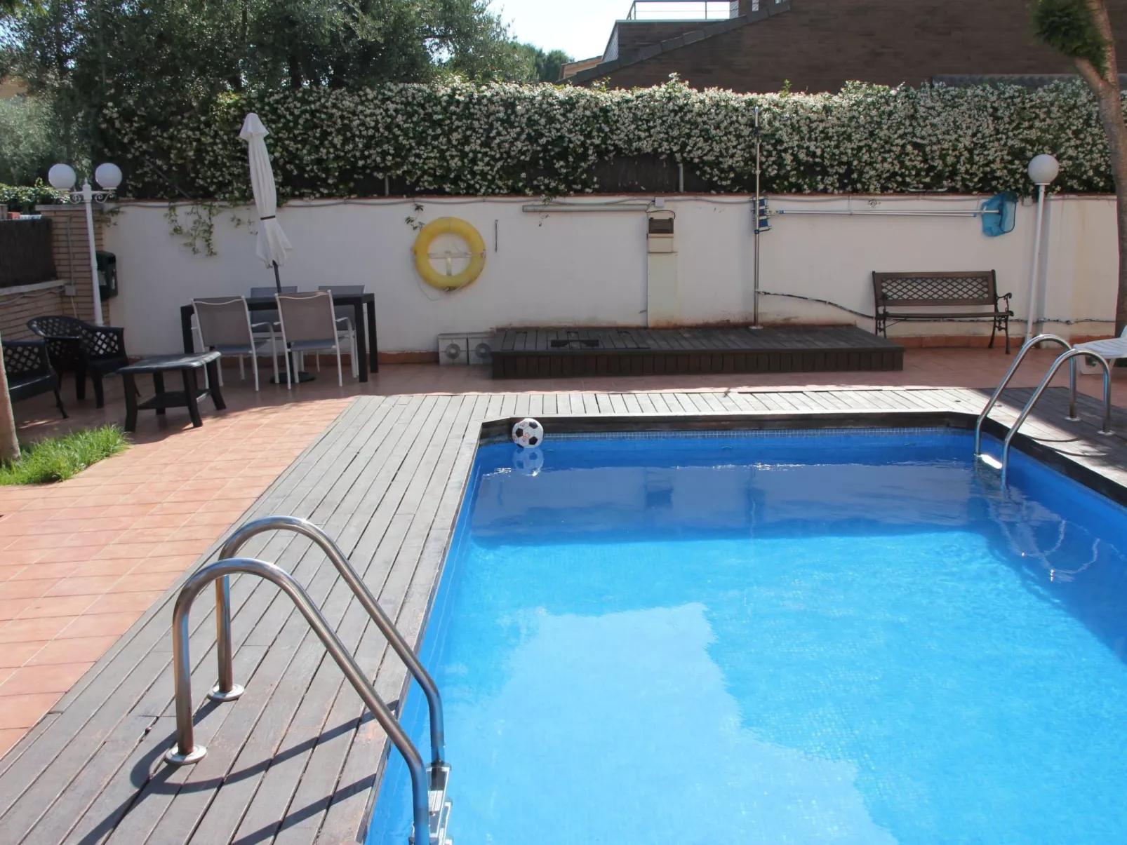 "Caru" mit Terrasse-Outside