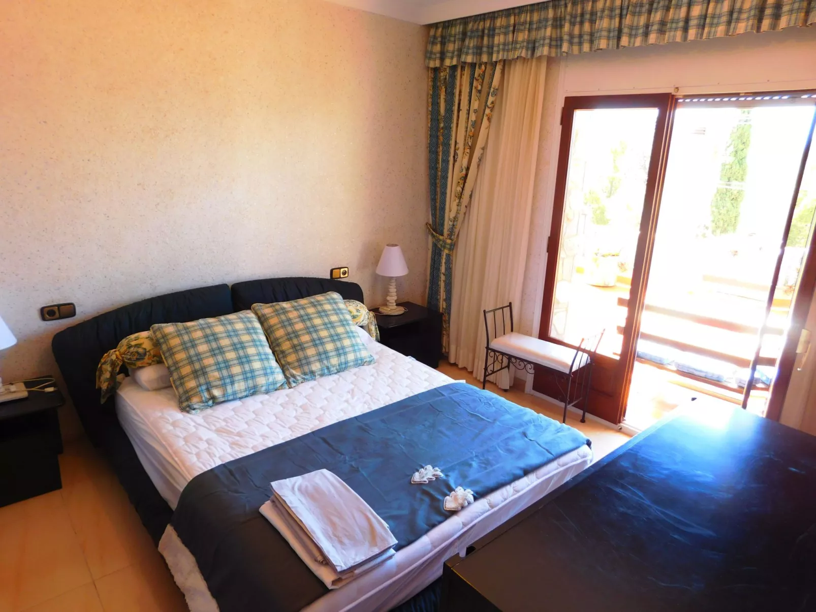 Wunderschönes Ferienhaus in Roses mit Großer Terrasse-Dedans