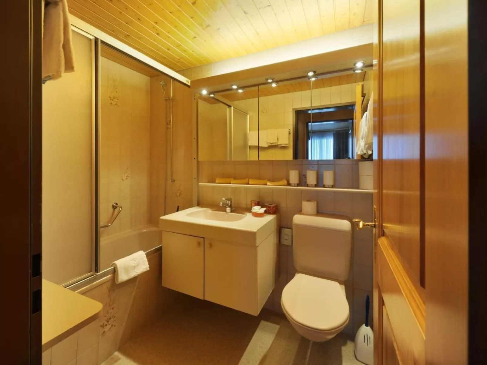 Hellerbächli APP 4 Bett Wohnung-Inside