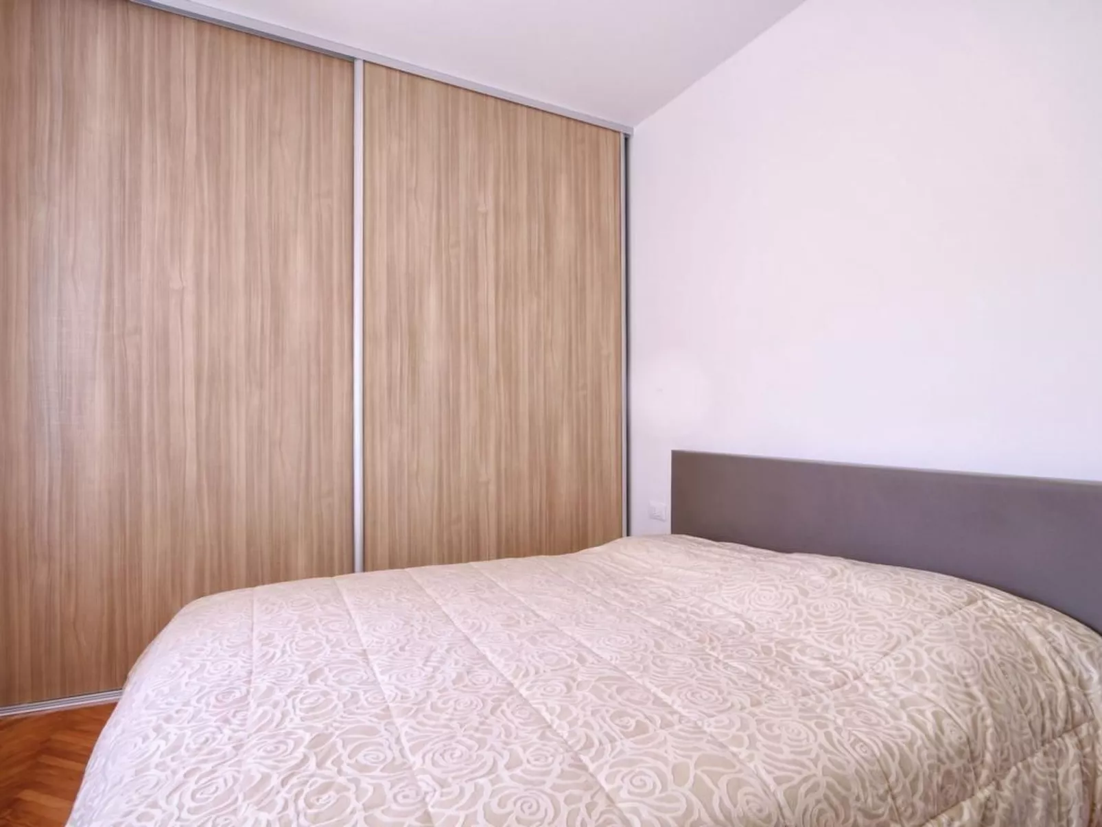 "Luis" mit Privatparkplatz - Image-tags.info