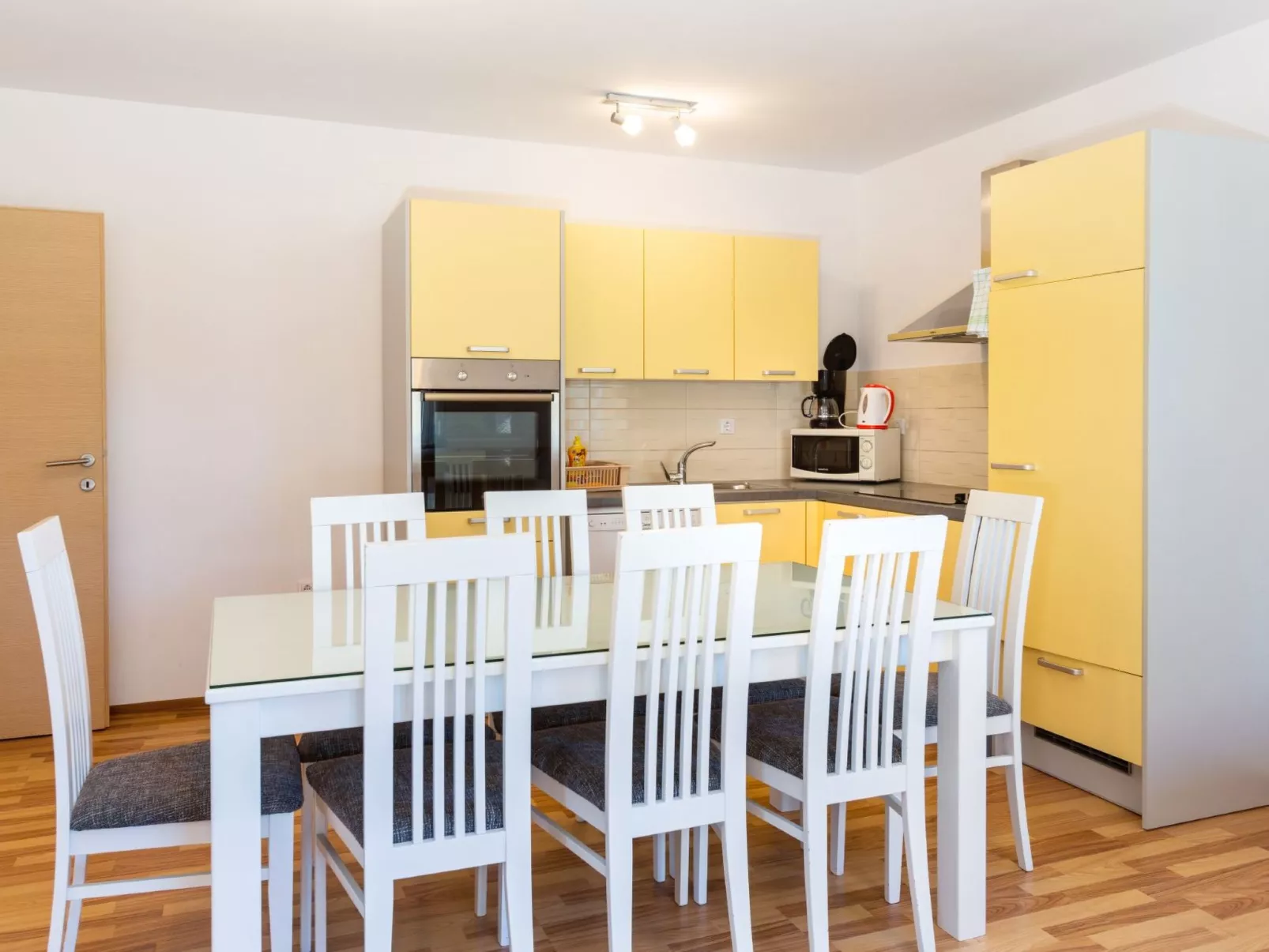 Wohnung "Dragan" mit Balkon-Inside