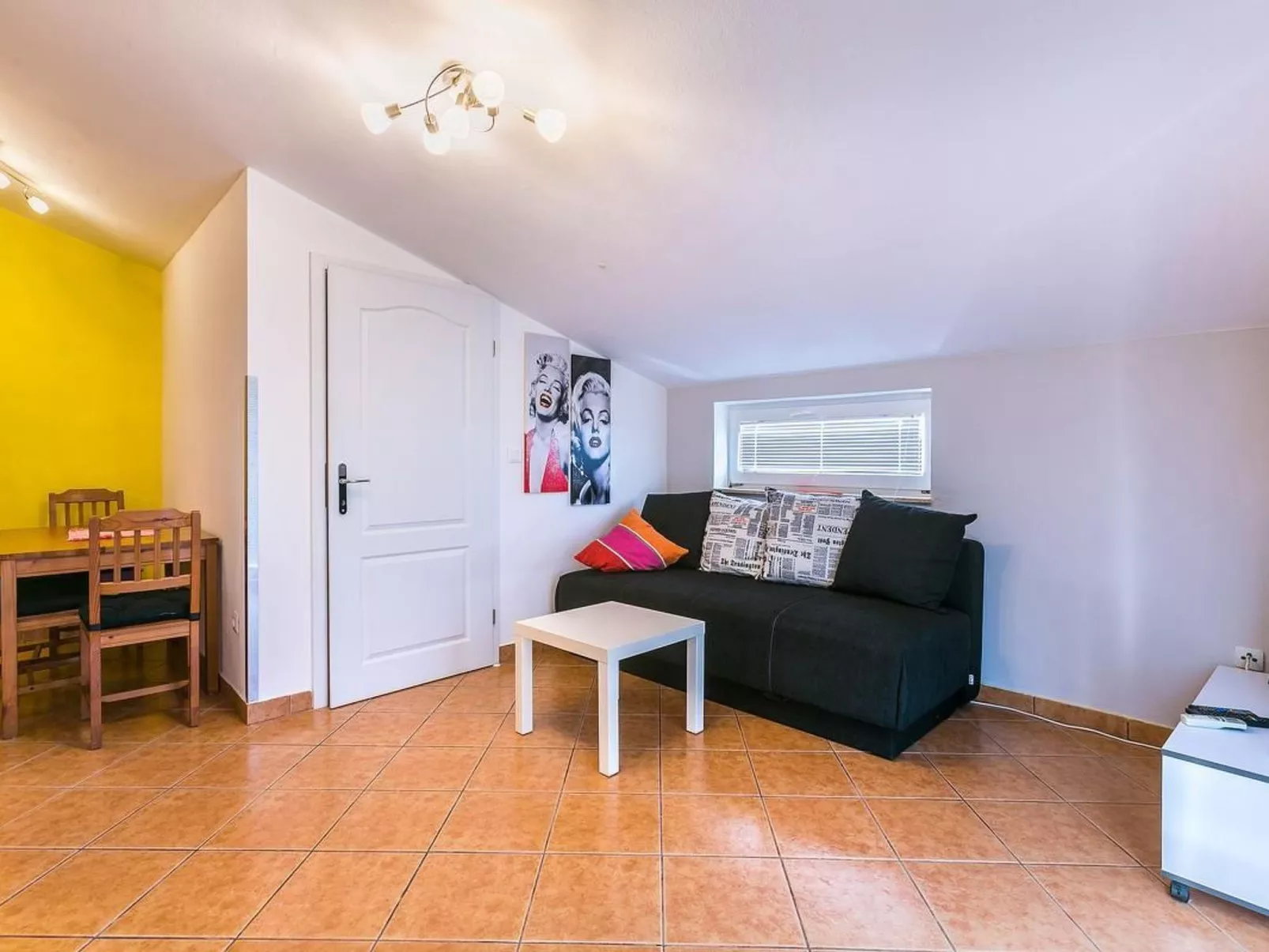 "Borka Kapovica" mit Balkon-Inside