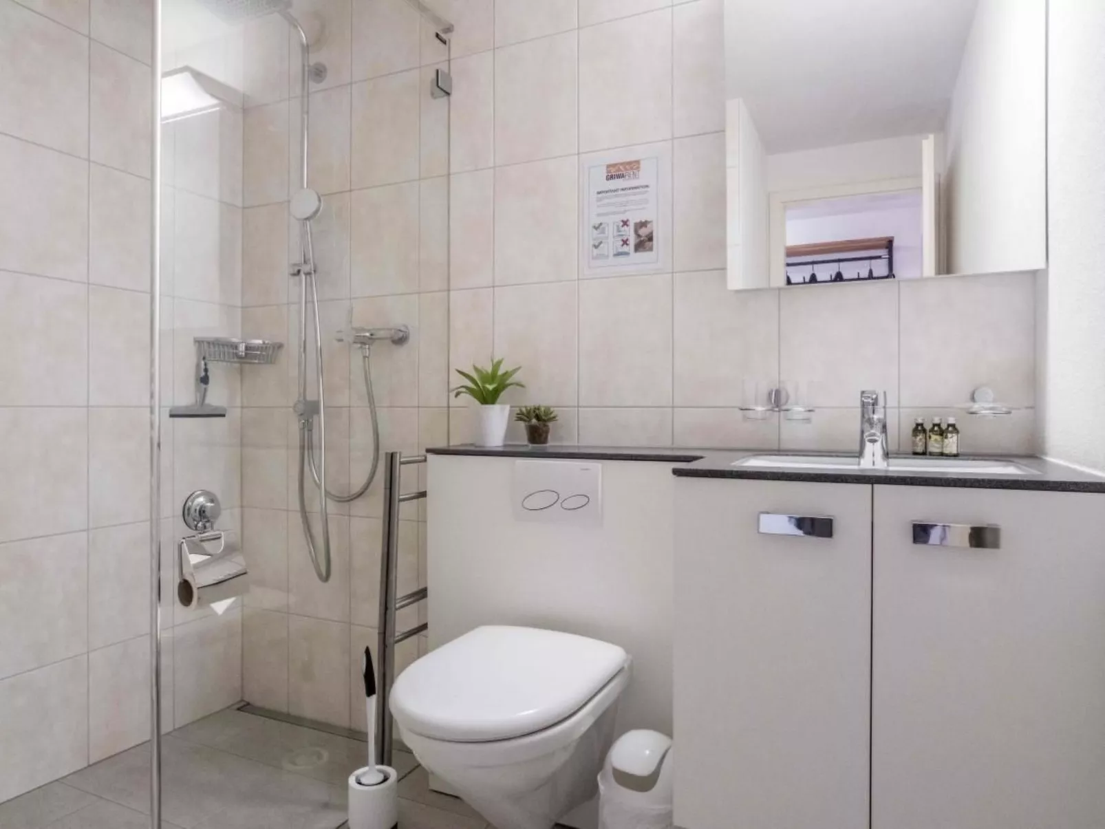 Studio Astoria-Inside