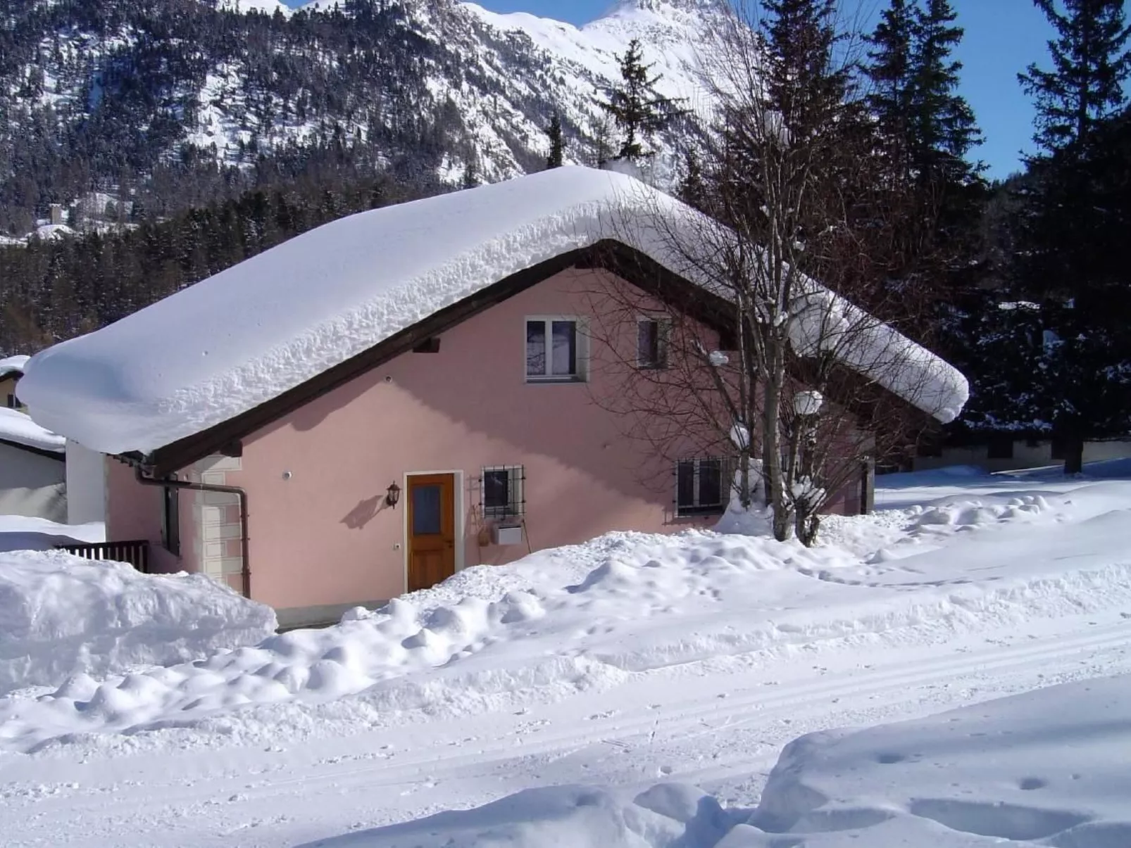 Chesa Suot God-Inside