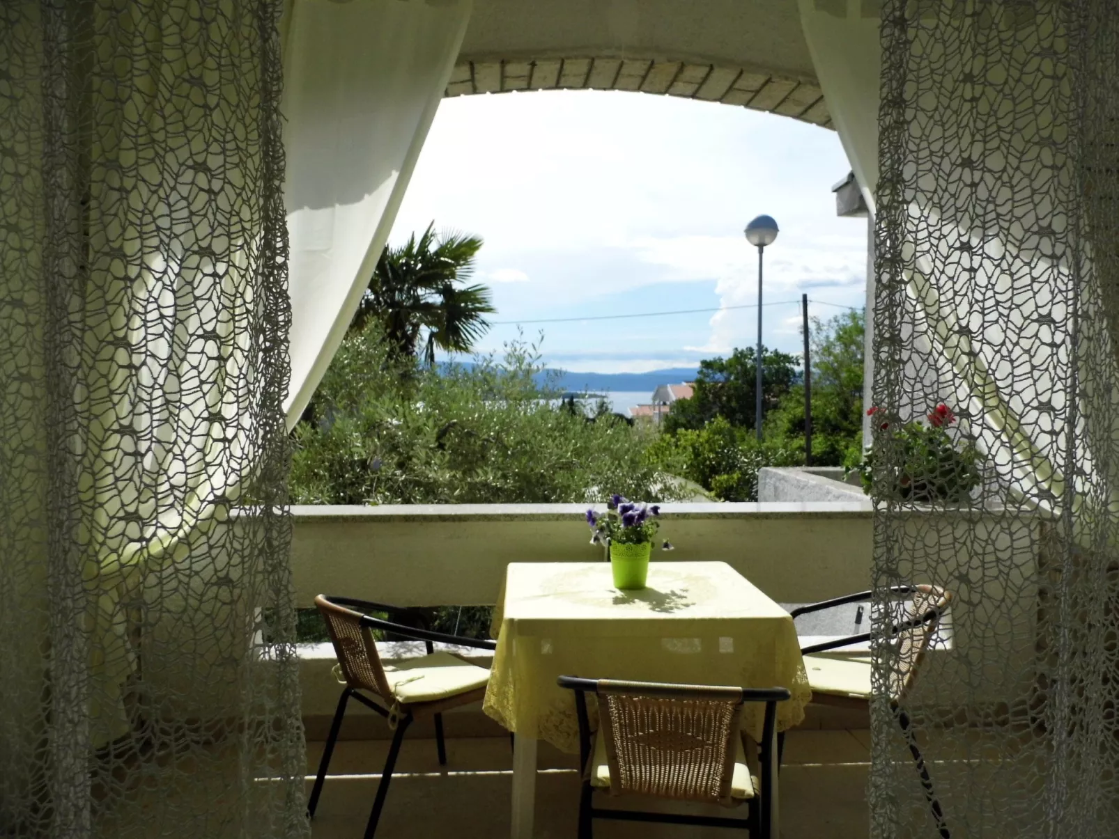 "Valentic 1"-Outside