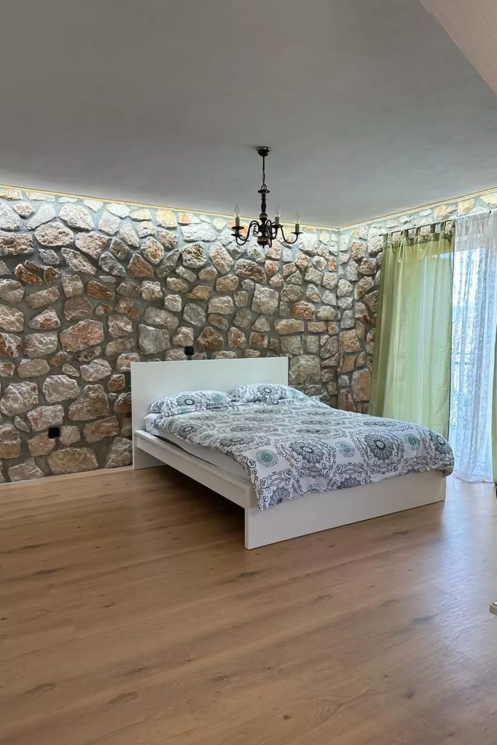 Großes Ferienhaus mit eigenem Pool und Terrasse-Inside