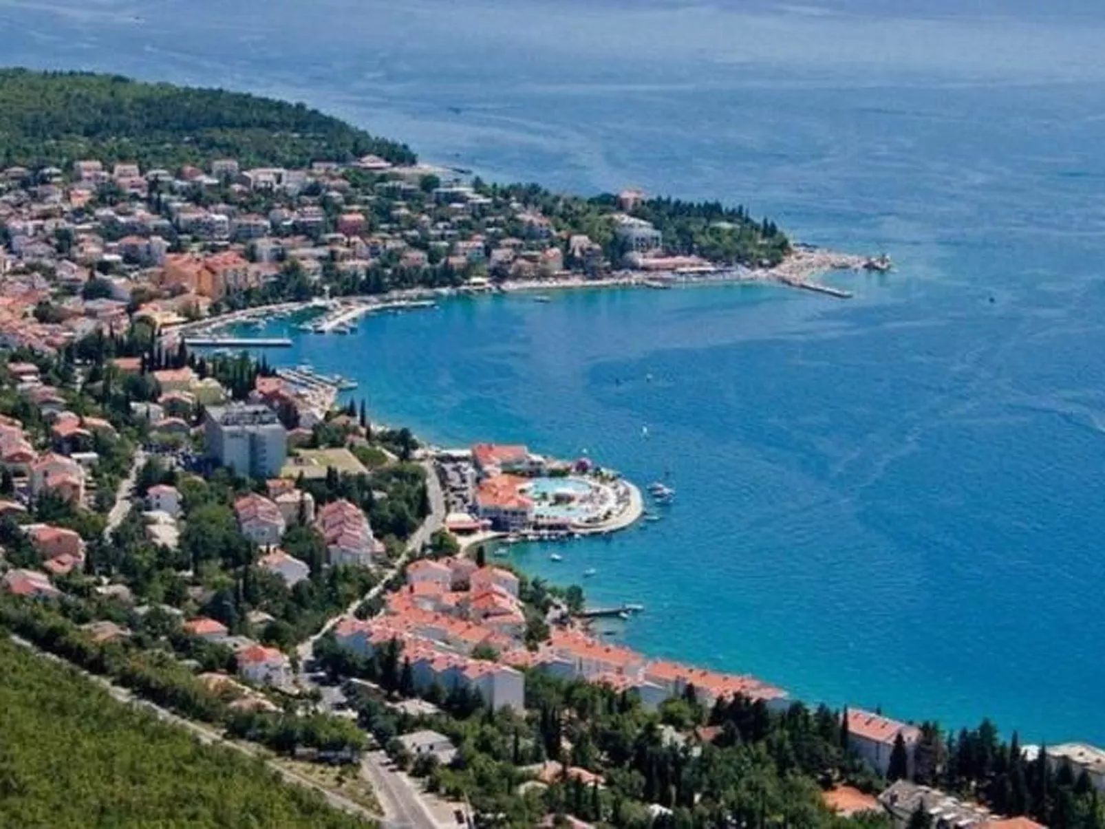 Geräumige Duplexwohnung mit Terrasse und Pool-Inside