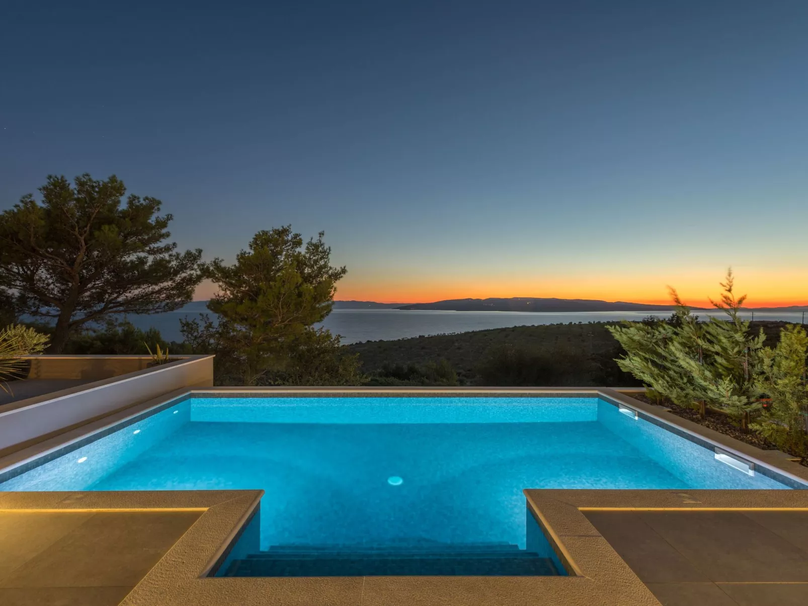 Villa Kuk mit beheiztem Pool-Dehors