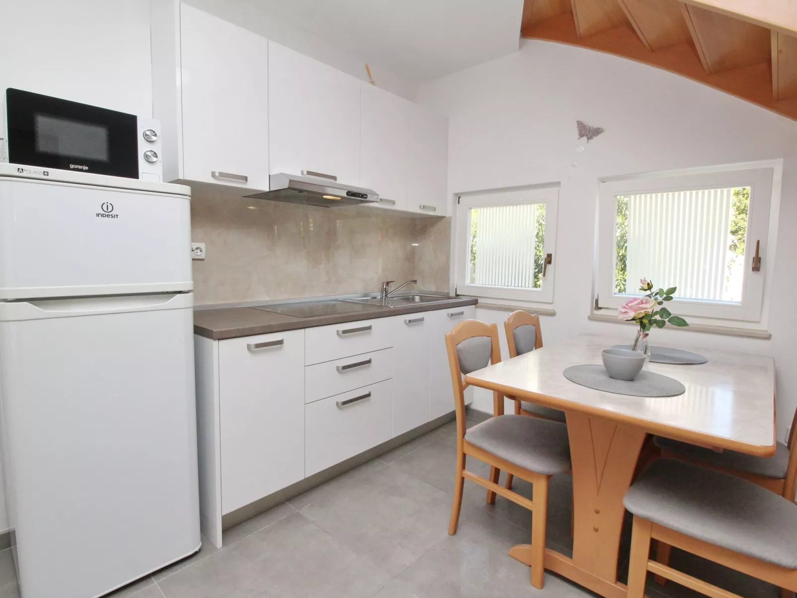 Ville Corinthia 1-Inside